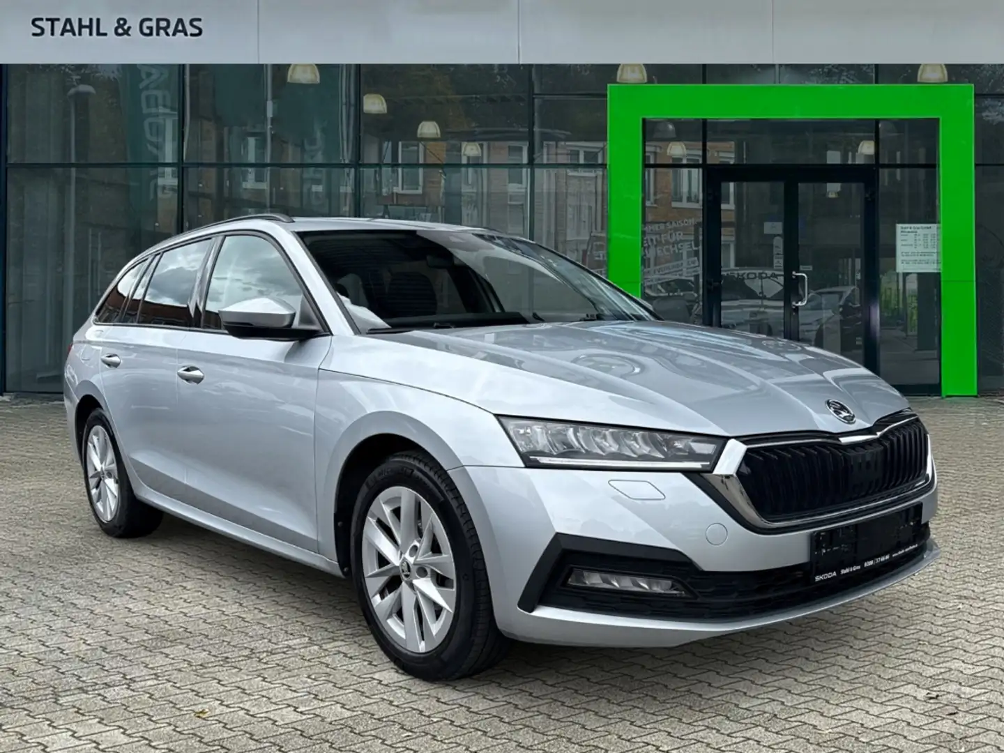 Skoda Octavia Combi Ambition 1,0TSIe-TEC DSG Pano Navi Silber - 1