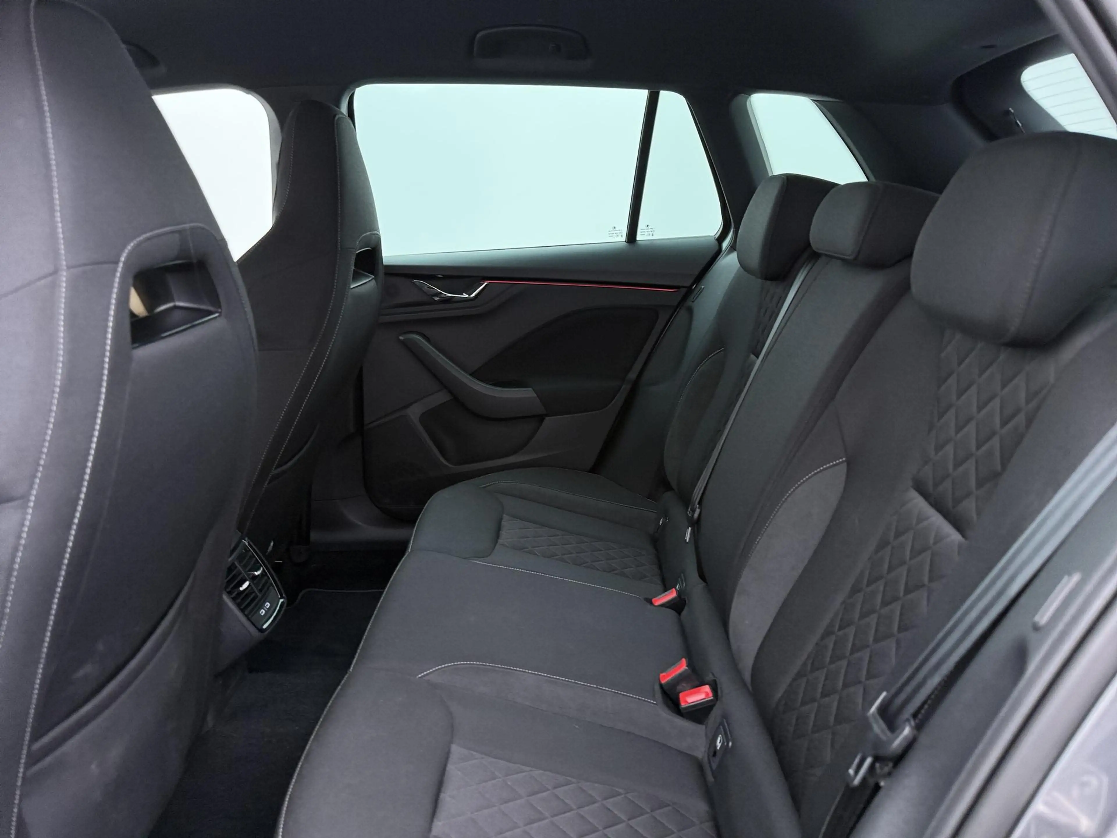 Skoda Kamiq 1.5 TSI Sport Business | Trekhaak | Sportstoelen | — photo 7
