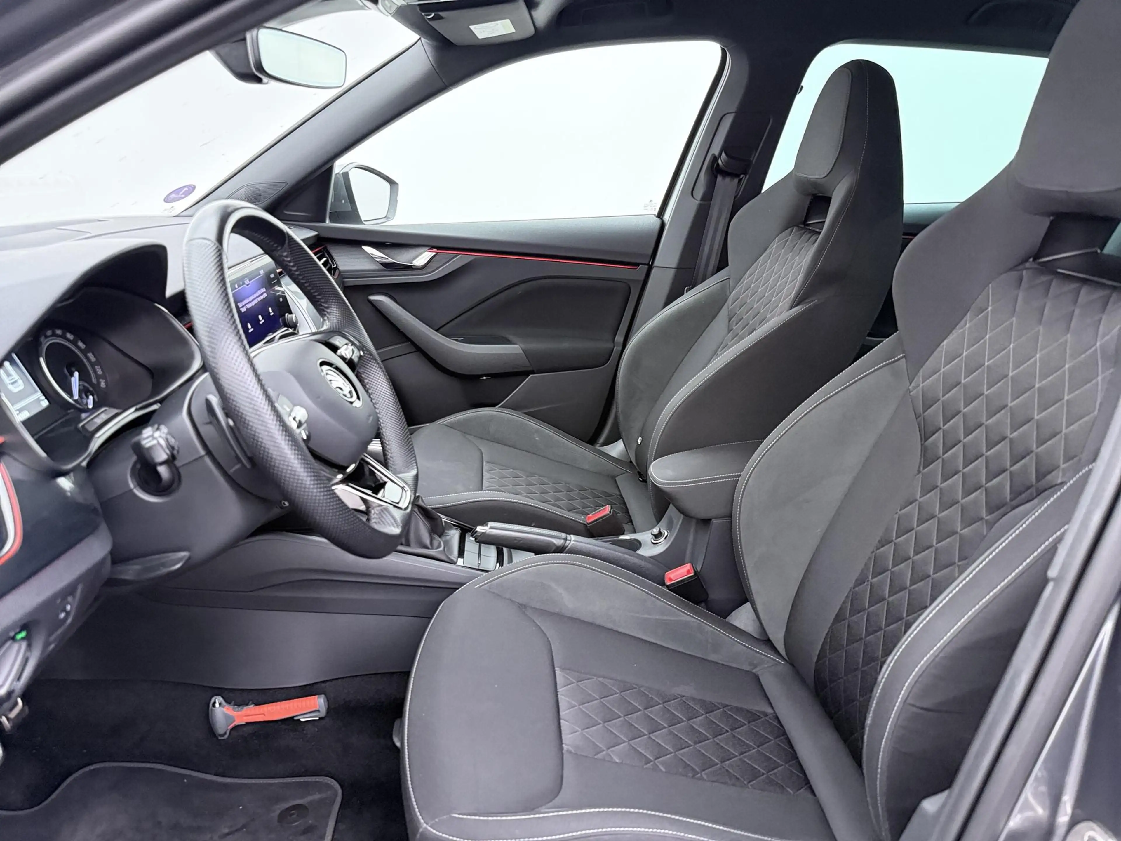 Skoda Kamiq 1.5 TSI Sport Business | Trekhaak | Sportstoelen | — photo 4