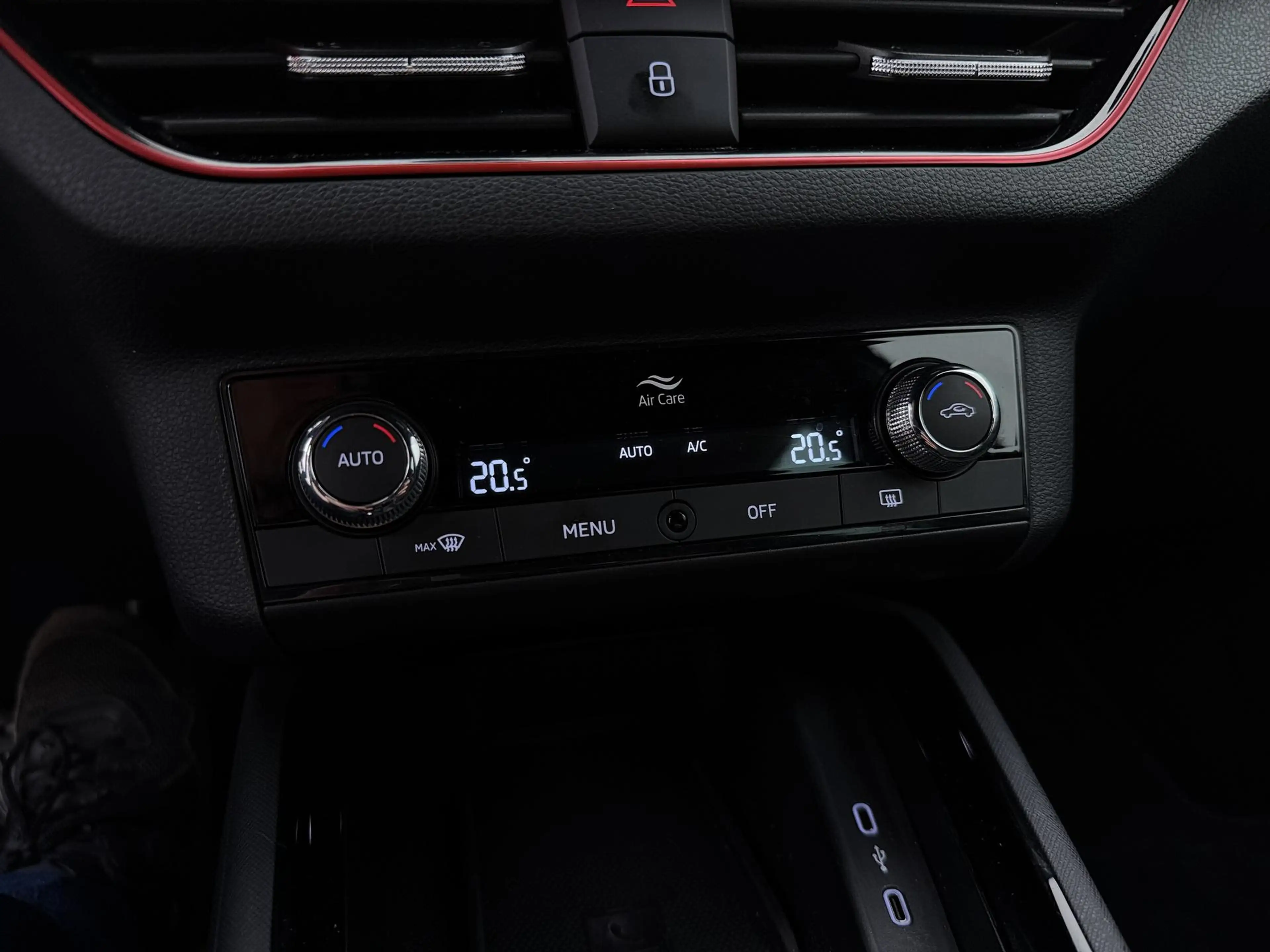 Skoda Kamiq 1.5 TSI Sport Business | Trekhaak | Sportstoelen | — photo 10