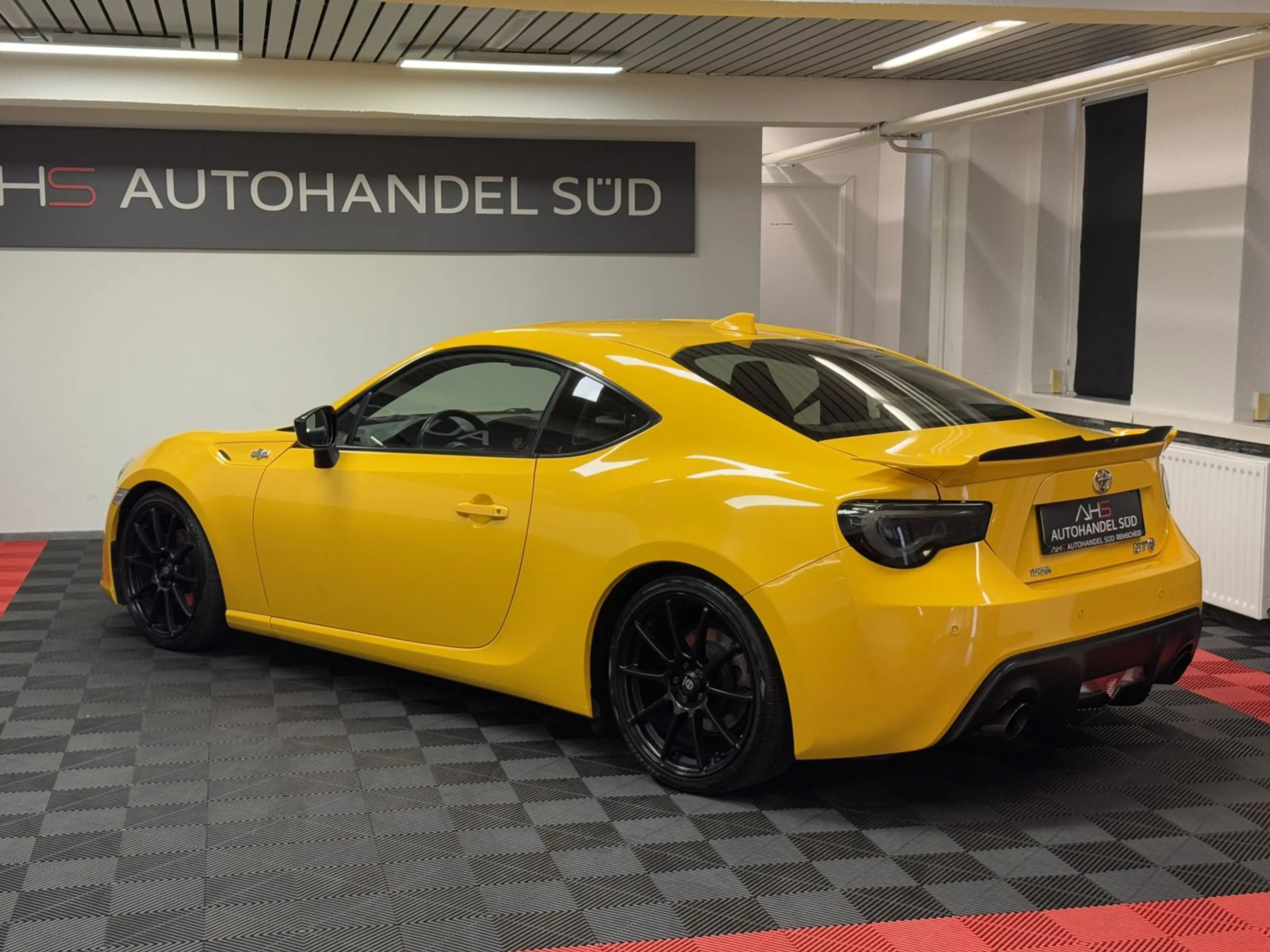 Toyota GT86 WEBASTO*H&R*S.ABGAS* 18 SPARCO* — photo 3