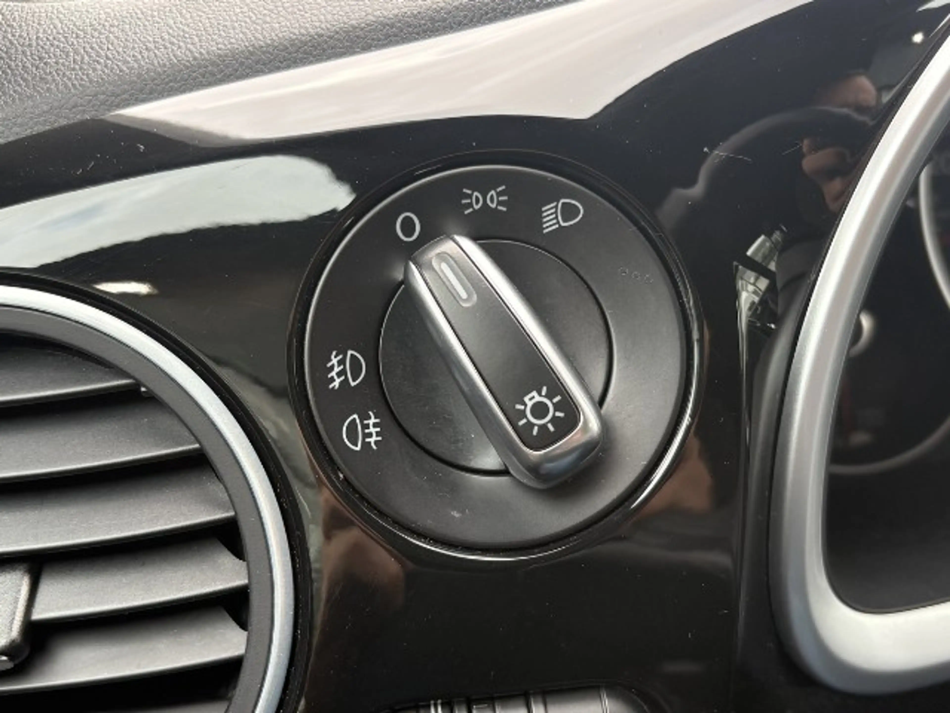 Volkswagen Beetle Cabriolet 1.4 TSI "50´s" Fender Navi SHZ Sport — photo 13