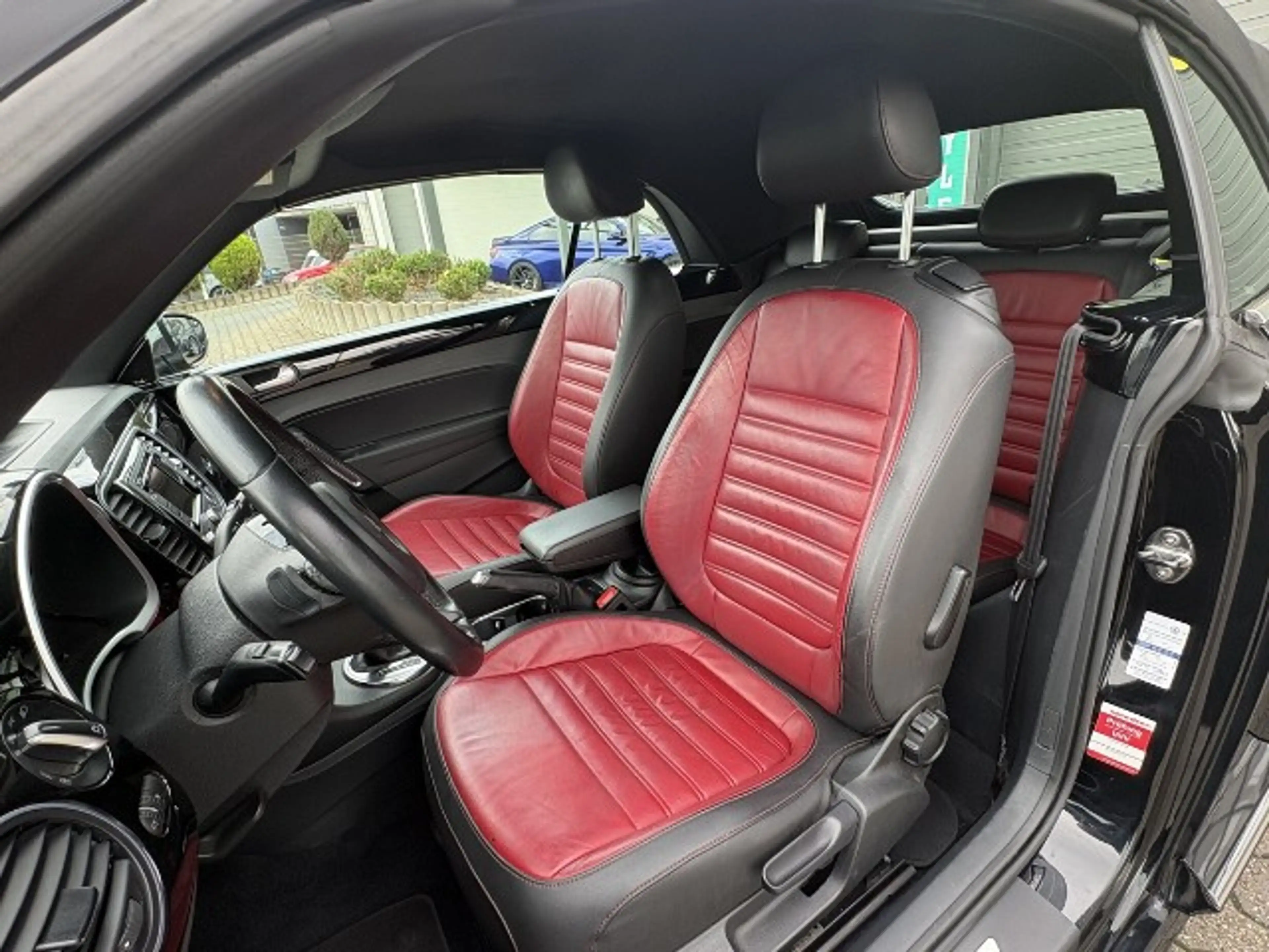 Volkswagen Beetle Cabriolet 1.4 TSI "50´s" Fender Navi SHZ Sport — photo 14