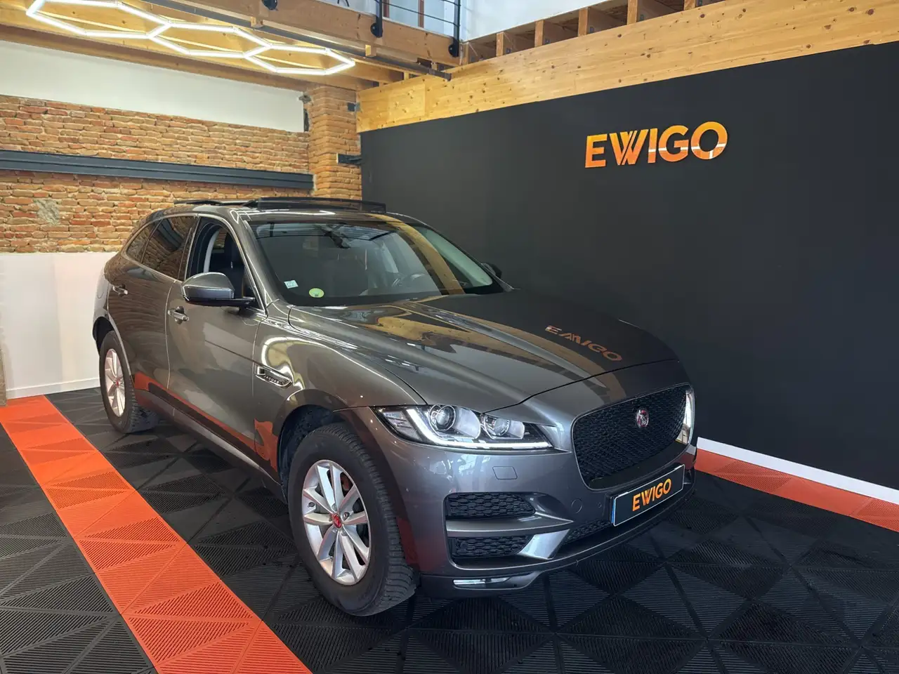 Jaguar F-Pace
