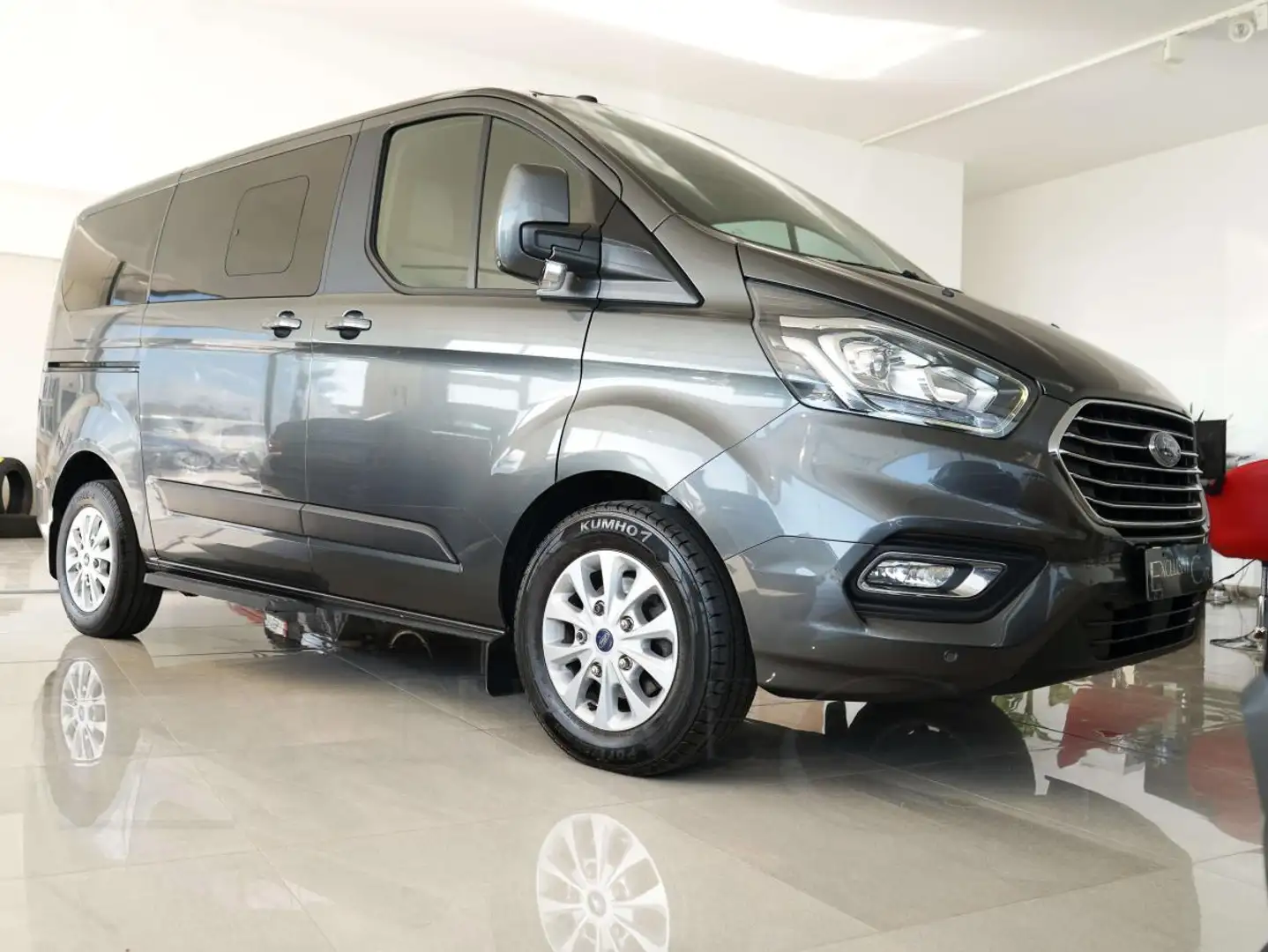 Ford TOURNEO CUSTOM Titanium EcoBlue Gris - 1