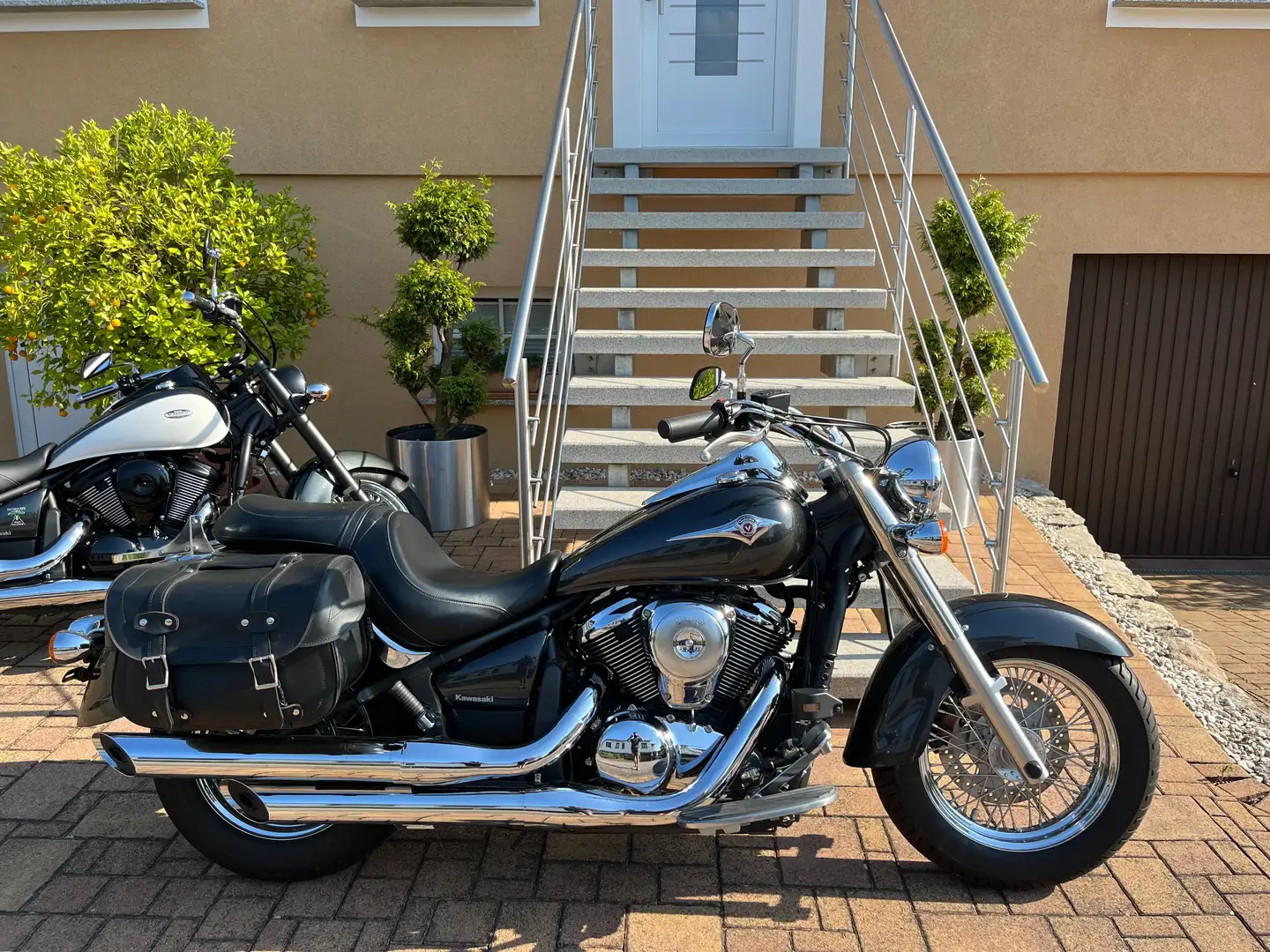 Kawasaki VN 900 CLASSIC 1.HAND 2015 nur 4900km + EXTRAS Schwarz - 2