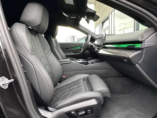 BMW 5 Series view 12