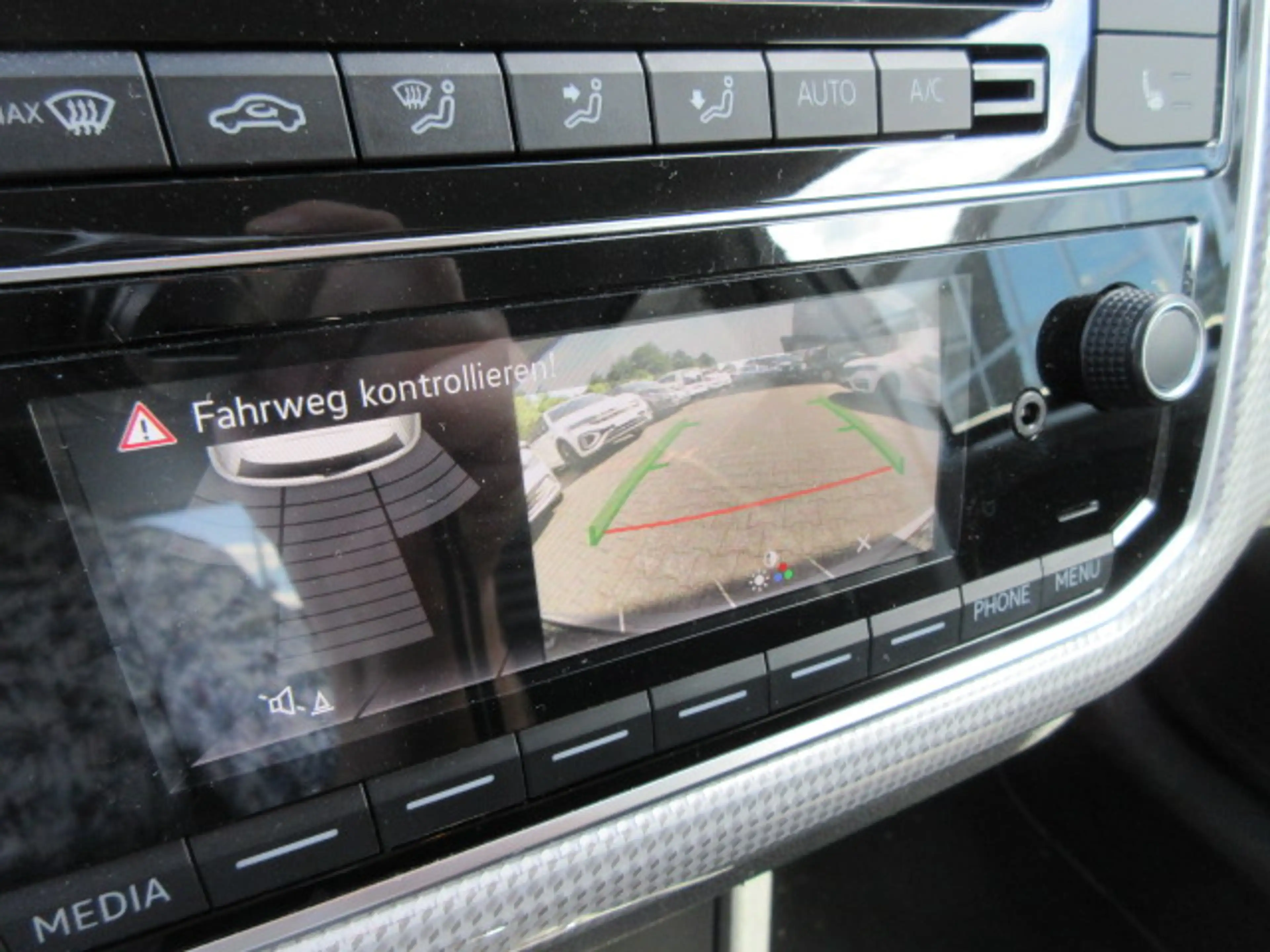 Volkswagen e-up! Style "Plus" Automatik NAVIV. KAMERA GRA ALU APS SITZHEIZUNG CLIMATRONIC — photo 11