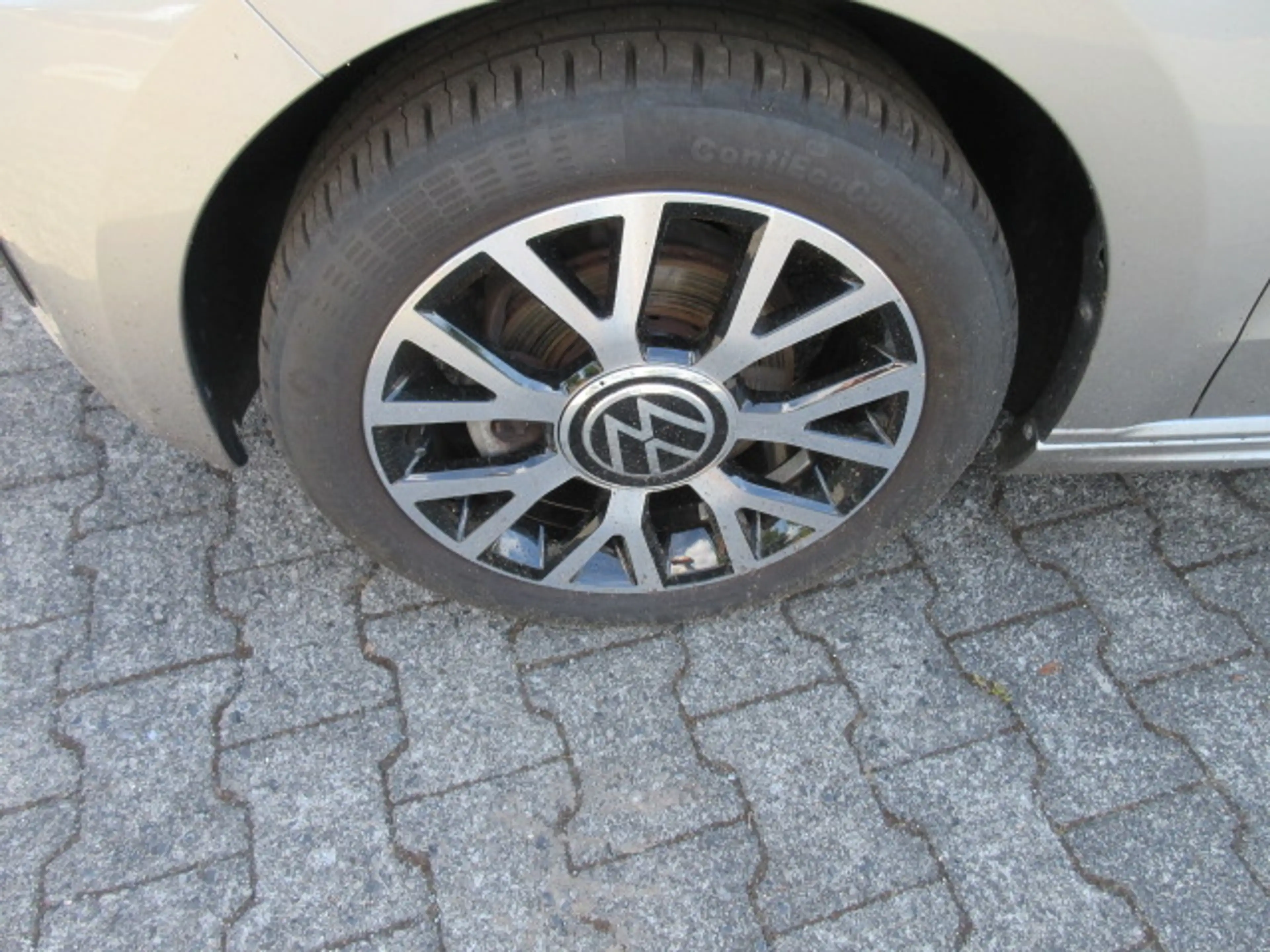 Volkswagen e-up! Style "Plus" Automatik NAVIV. KAMERA GRA ALU APS SITZHEIZUNG CLIMATRONIC — photo 5