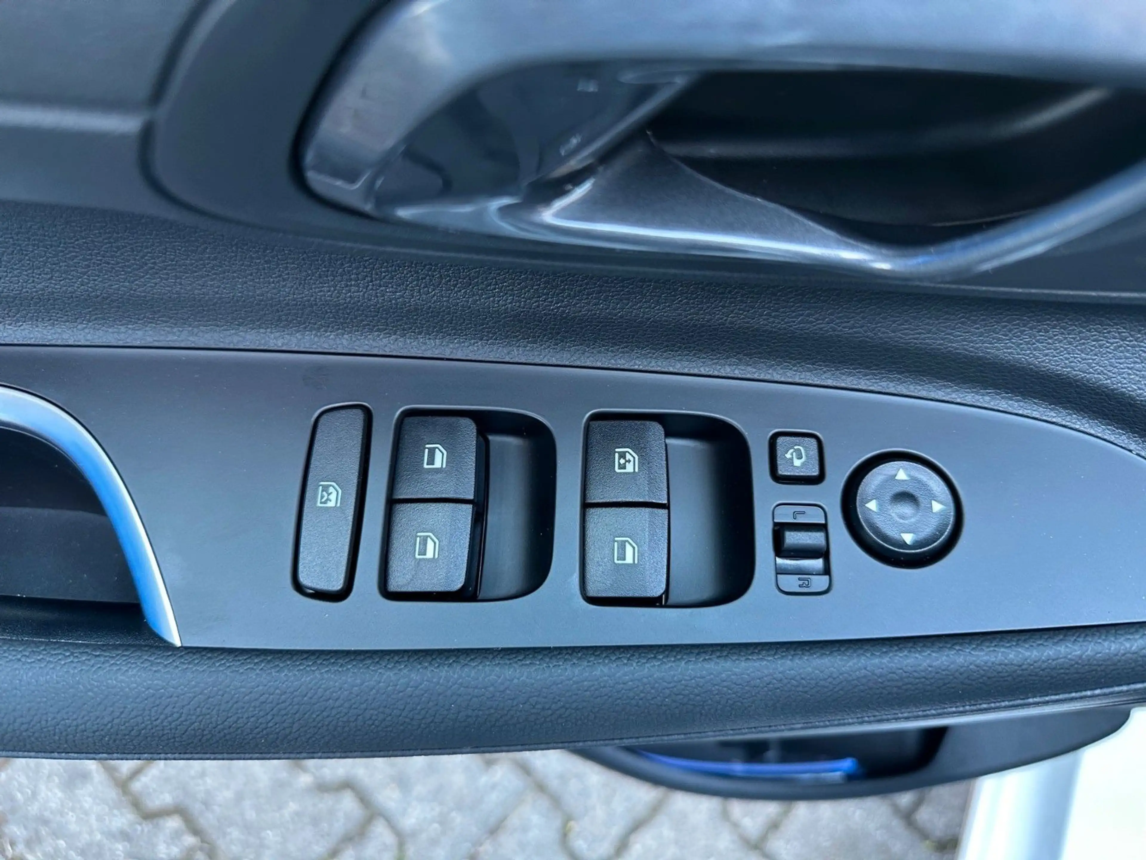 Hyundai i20 MY26 Automatik Blackline Bose Soundsystem — photo 14
