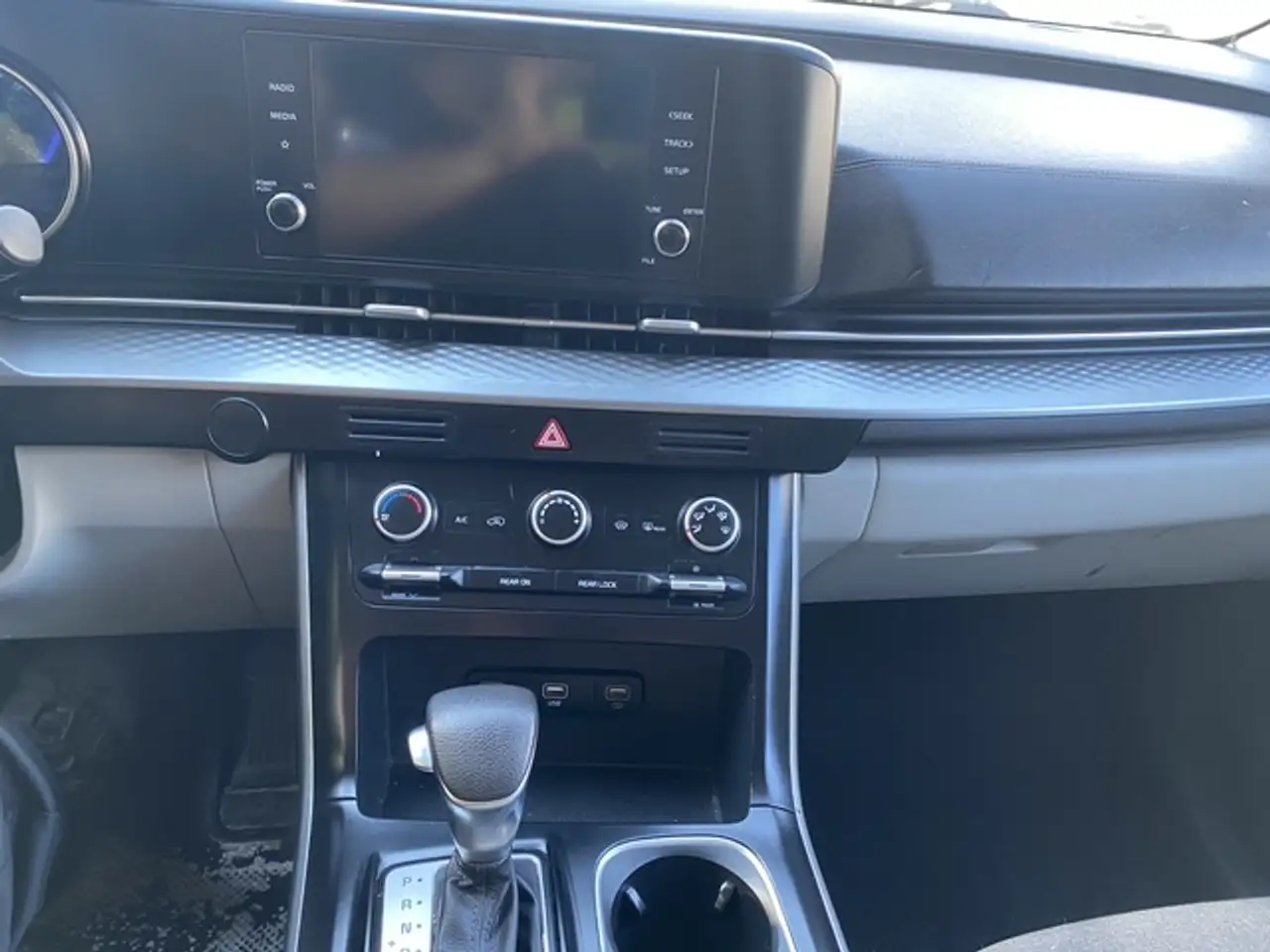 Kia Carnival photo Kia Carnival