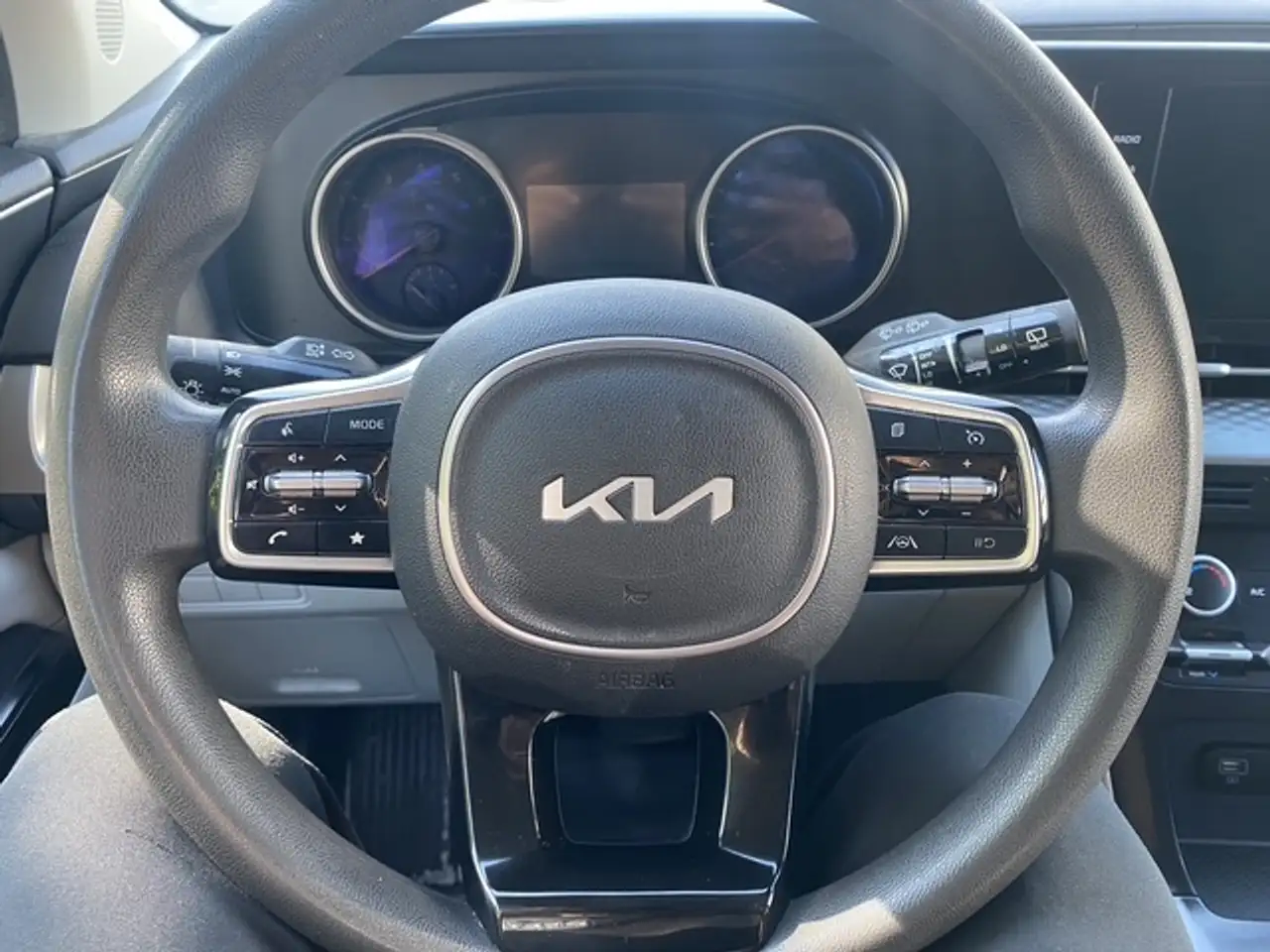 Kia Carnival photo Kia Carnival