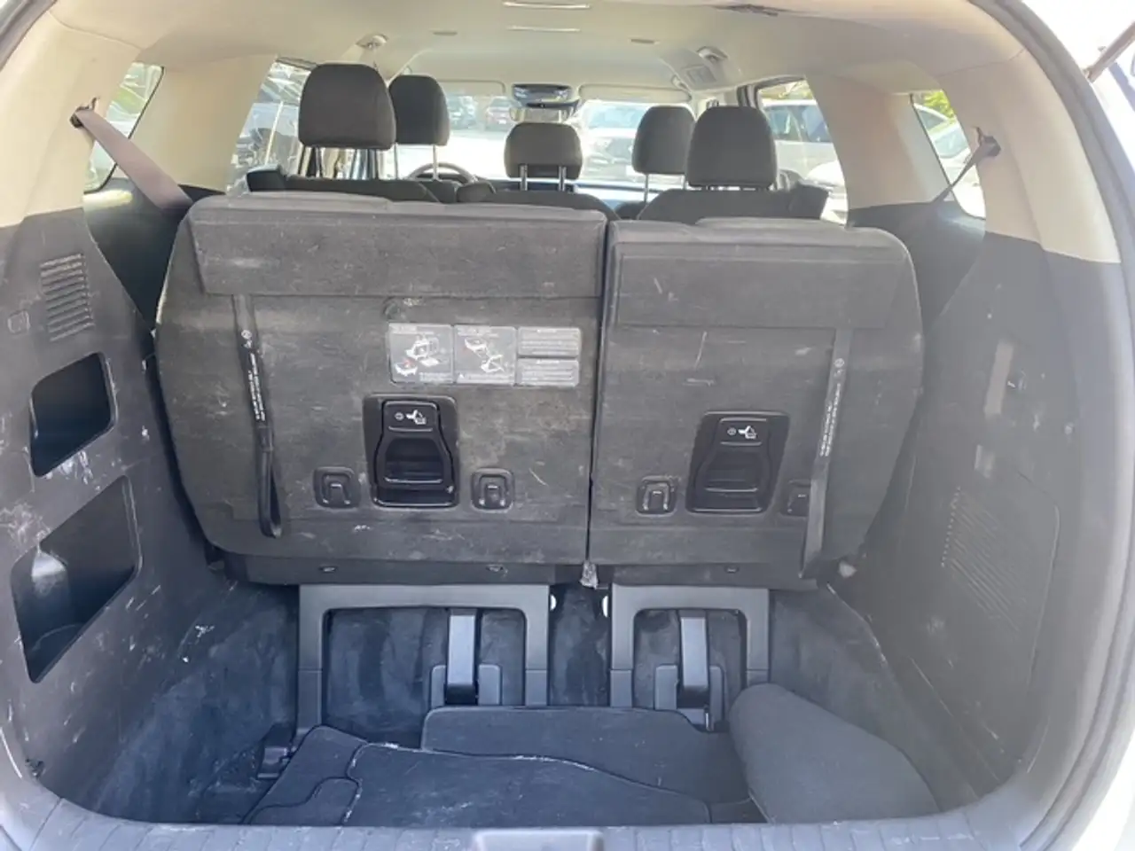 Kia Carnival photo Kia Carnival