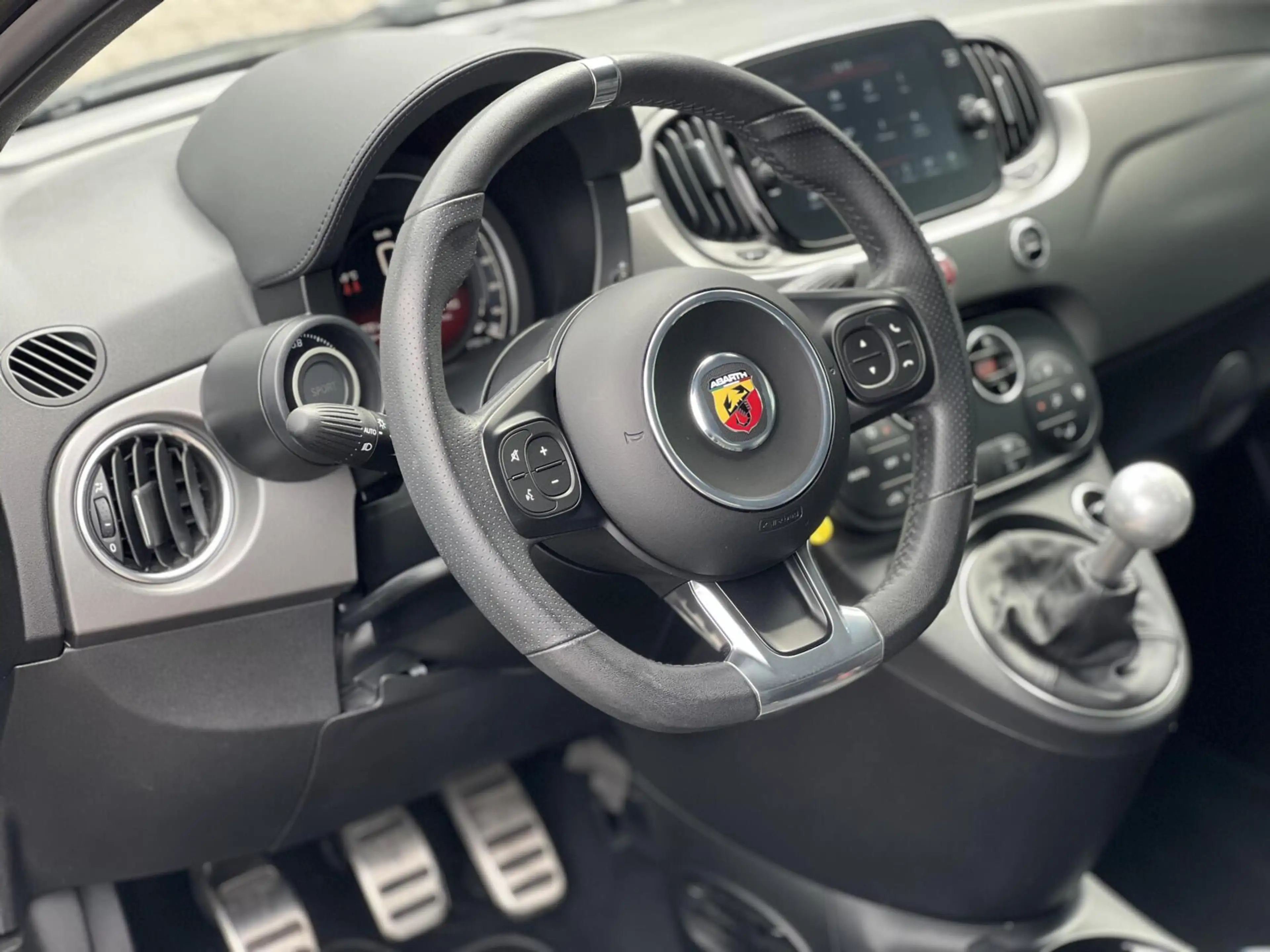 Fiat 500 Abarth 1.4 T-Jet 595 — photo 34