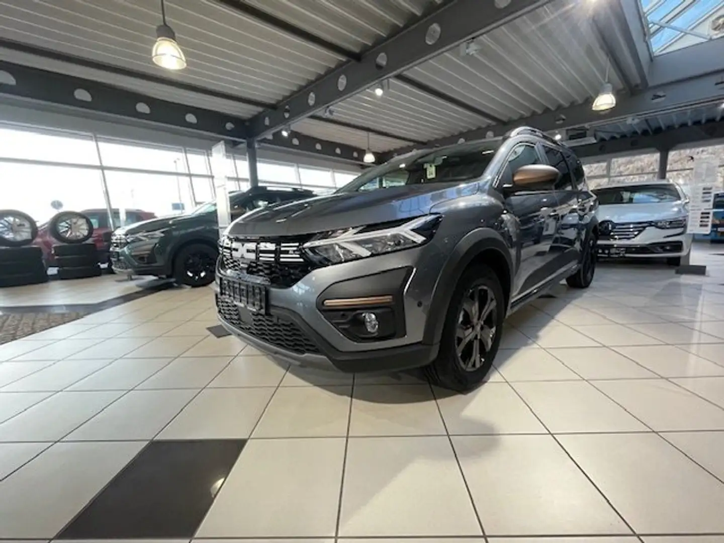 Dacia Jogger Extreme Hybrid 140 7-Sitze SHZ NAVI KAMERA sofort Grau - 2