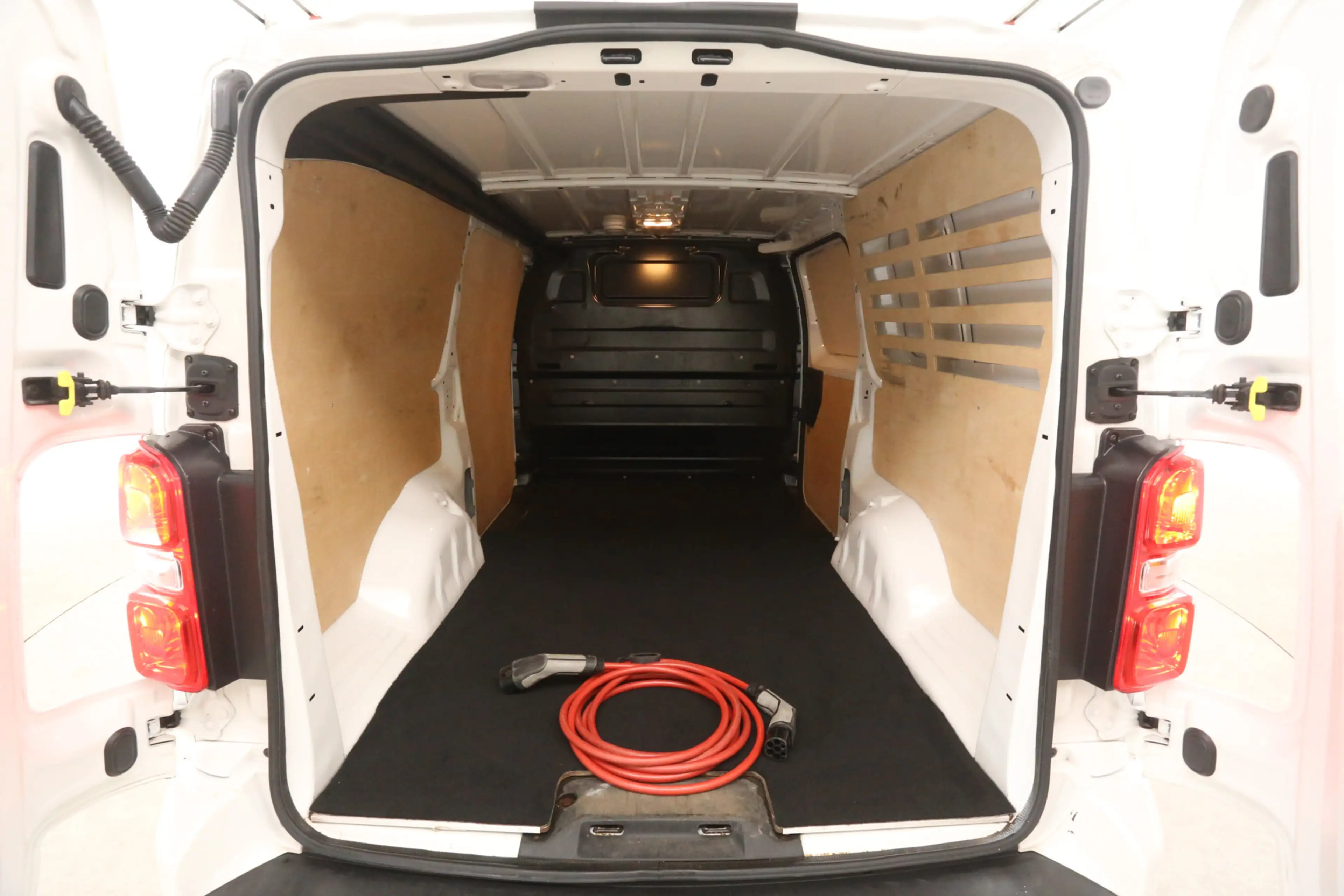 Peugeot e-Expert 75 kWh L3H1 | Snelladen | SOH 92% | Airco | Camera — photo 3