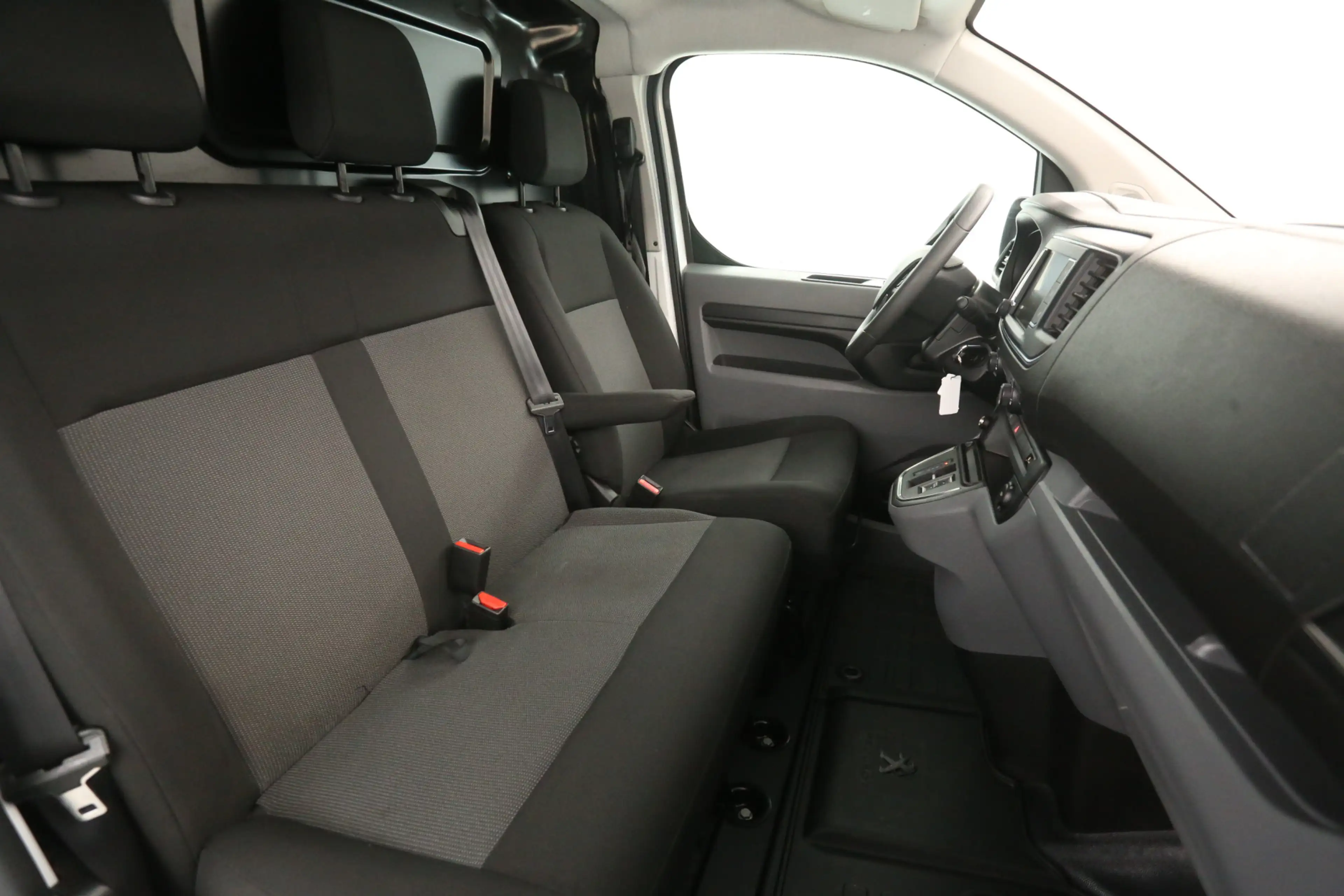 Peugeot e-Expert 75 kWh L3H1 | Snelladen | SOH 92% | Airco | Camera — photo 12