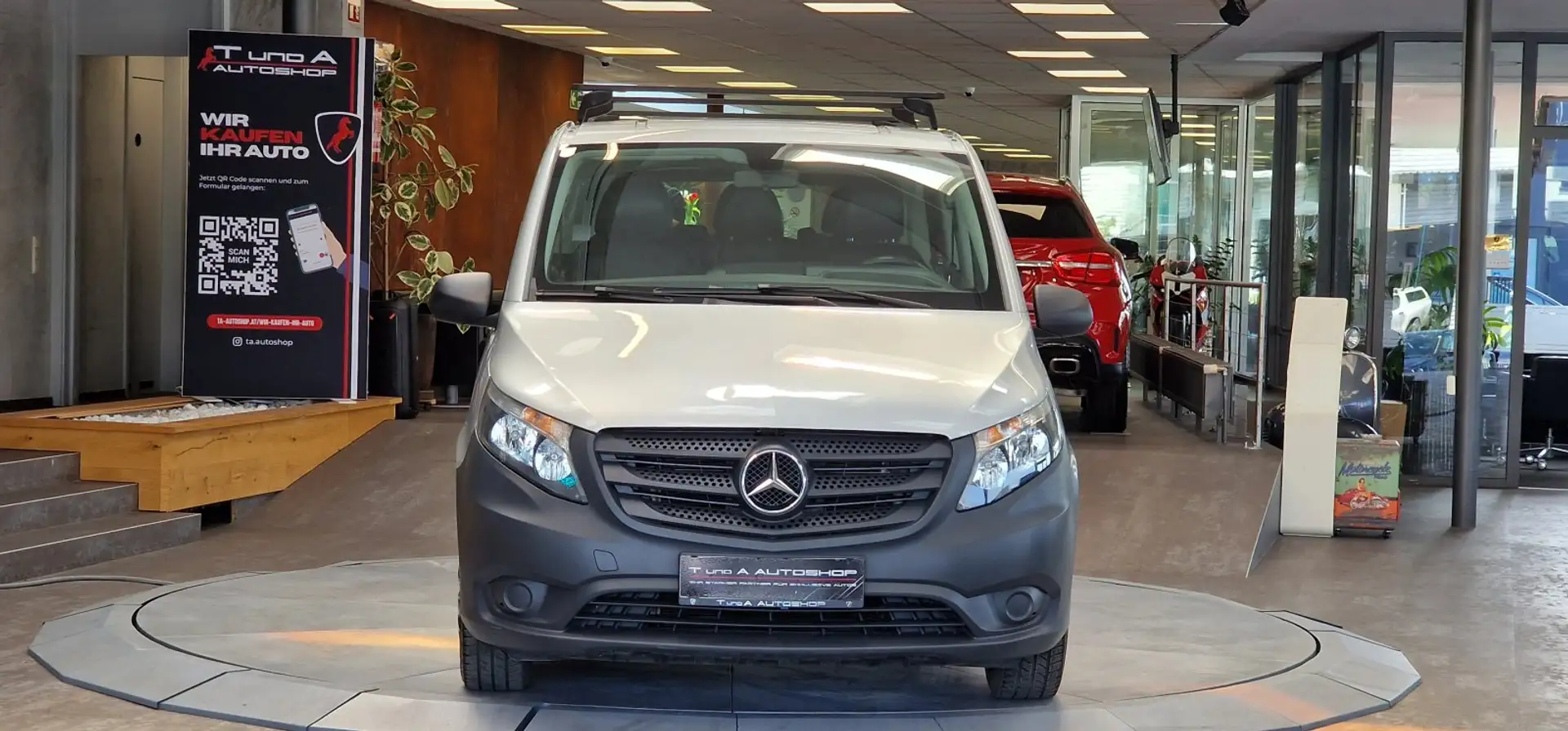 Mercedes-Benz Vito Tourer 8-Sitzer 1-Hand Aut. *Dachträger*Kamera*AHK Grau - 2