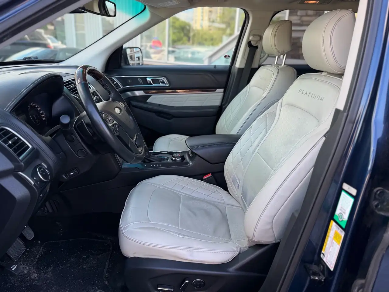 Ford Explorer photo Ford Explorer
