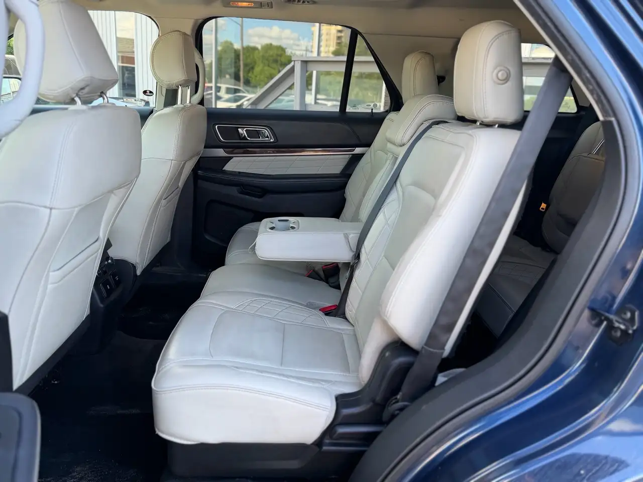 Ford Explorer photo Ford Explorer