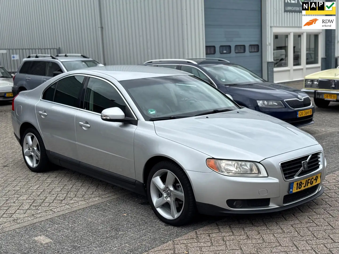 Volvo S80 2.4D Limited Edition Airco | Navi | Cruise | Trekh Grijs - 1