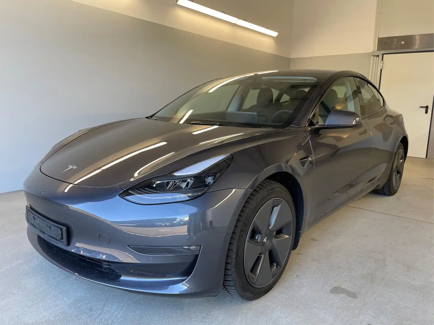 Tesla Model 3 Longe Range Dual Motor PDC + MwSt. Ausweisbar 3... Stříbrná - 1