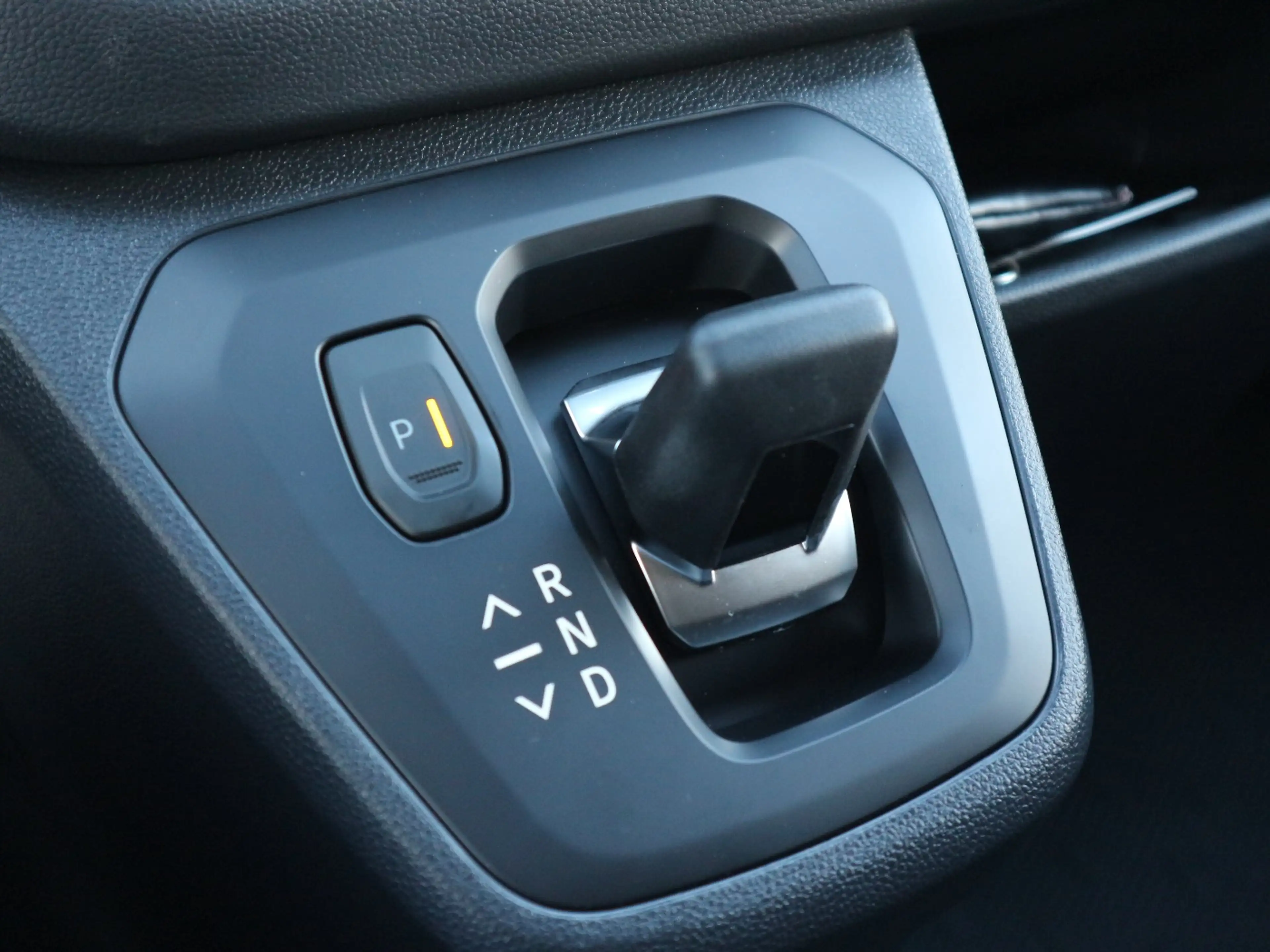 Nissan Primastar Kombi9 L1H1 2,8t dCi170 9AT TEKNA LM — photo 15