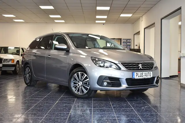 Peugeot 308 Allure Kombi Aut. Navi Kamera Sitzheizung