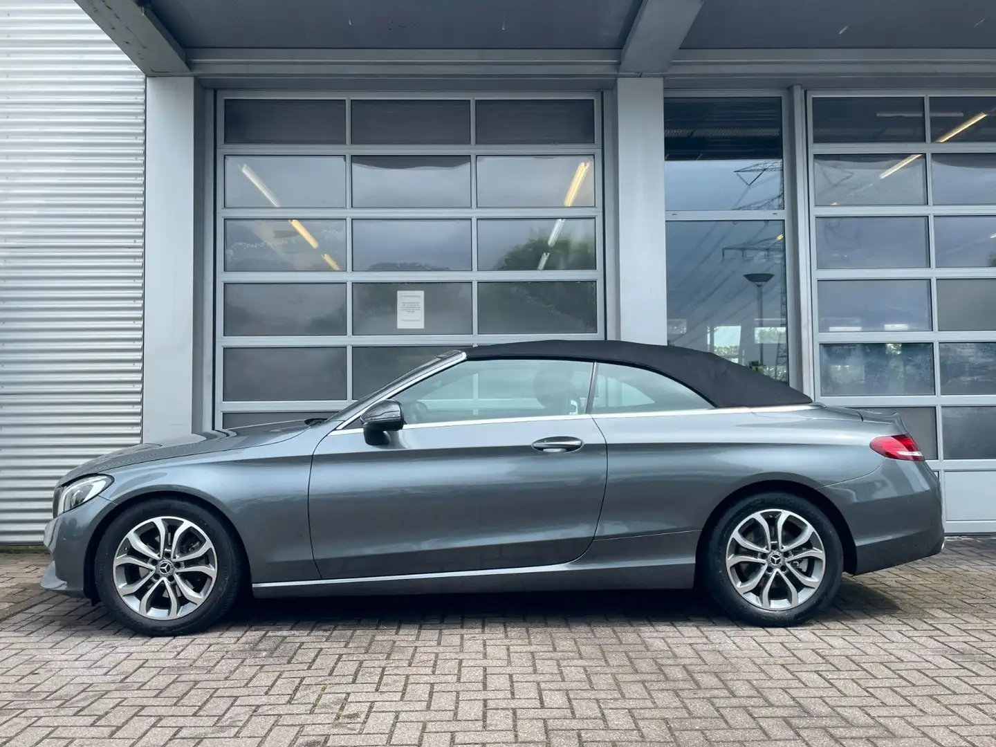 Mercedes-Benz C 220 d Cabrio/LEDER/TEMP/LED/NAVI/KAMERA Gris - 2