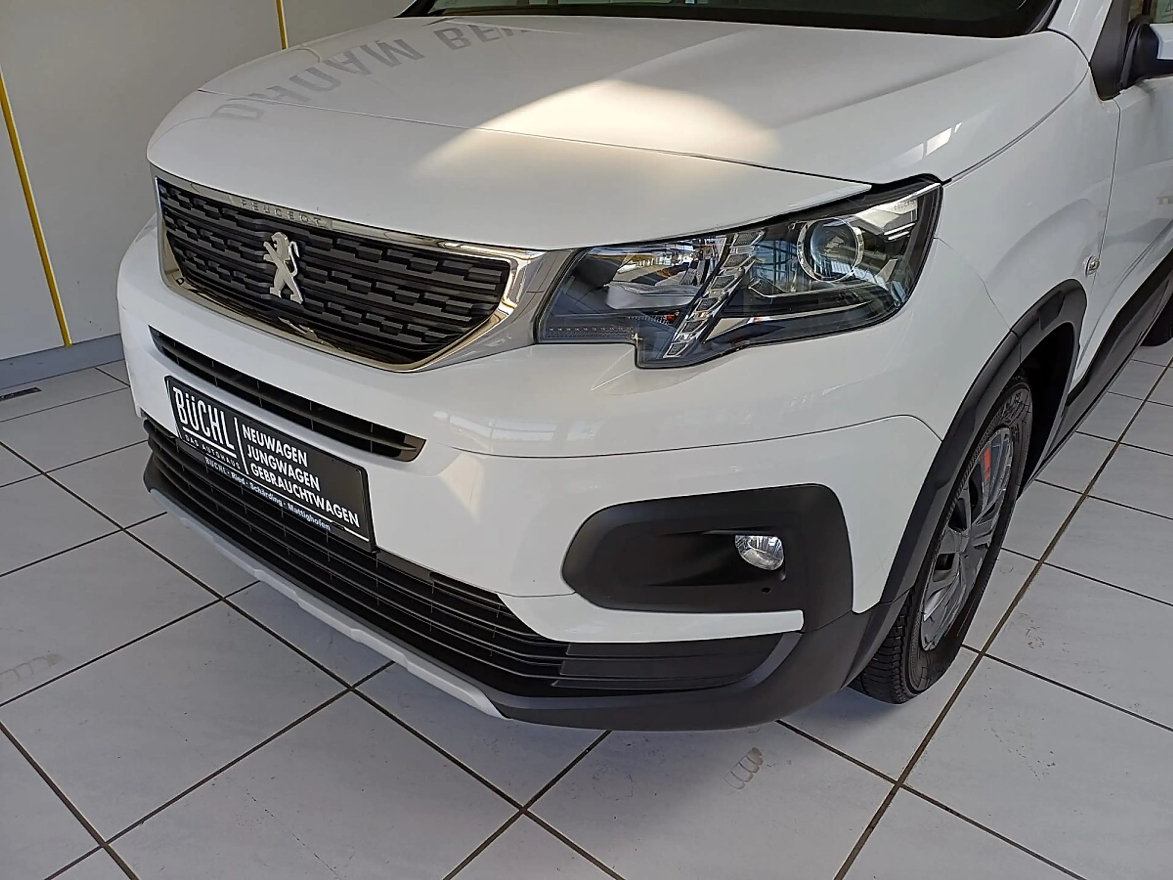 Peugeot Rifter 1,5 BlueHDI 100 S&S Allure — photo 4