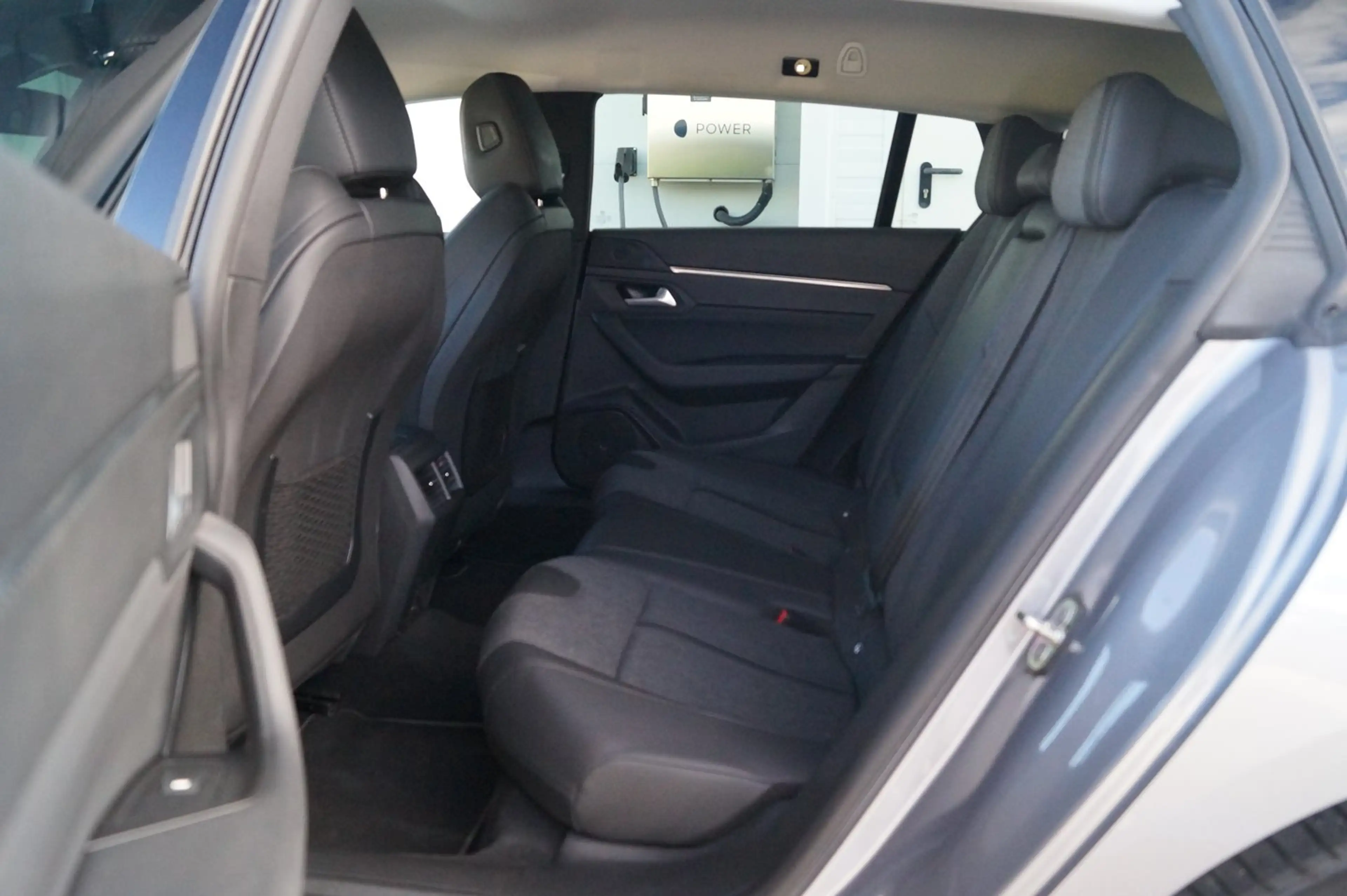 Peugeot 508 SW 1,5 BlueHDi 130 EAT8 S&S Allure P — photo 9