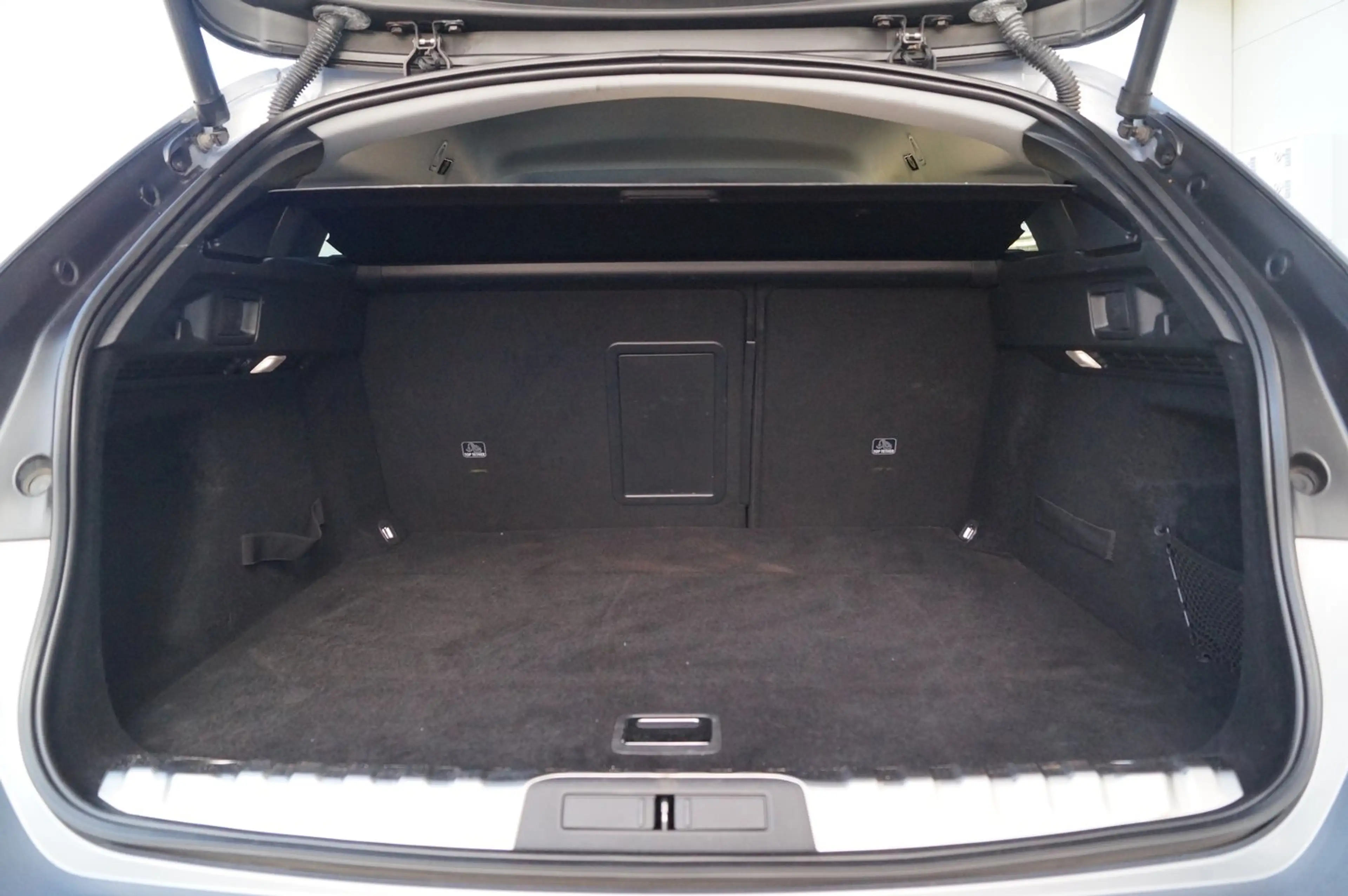 Peugeot 508 SW 1,5 BlueHDi 130 EAT8 S&S Allure P — photo 10