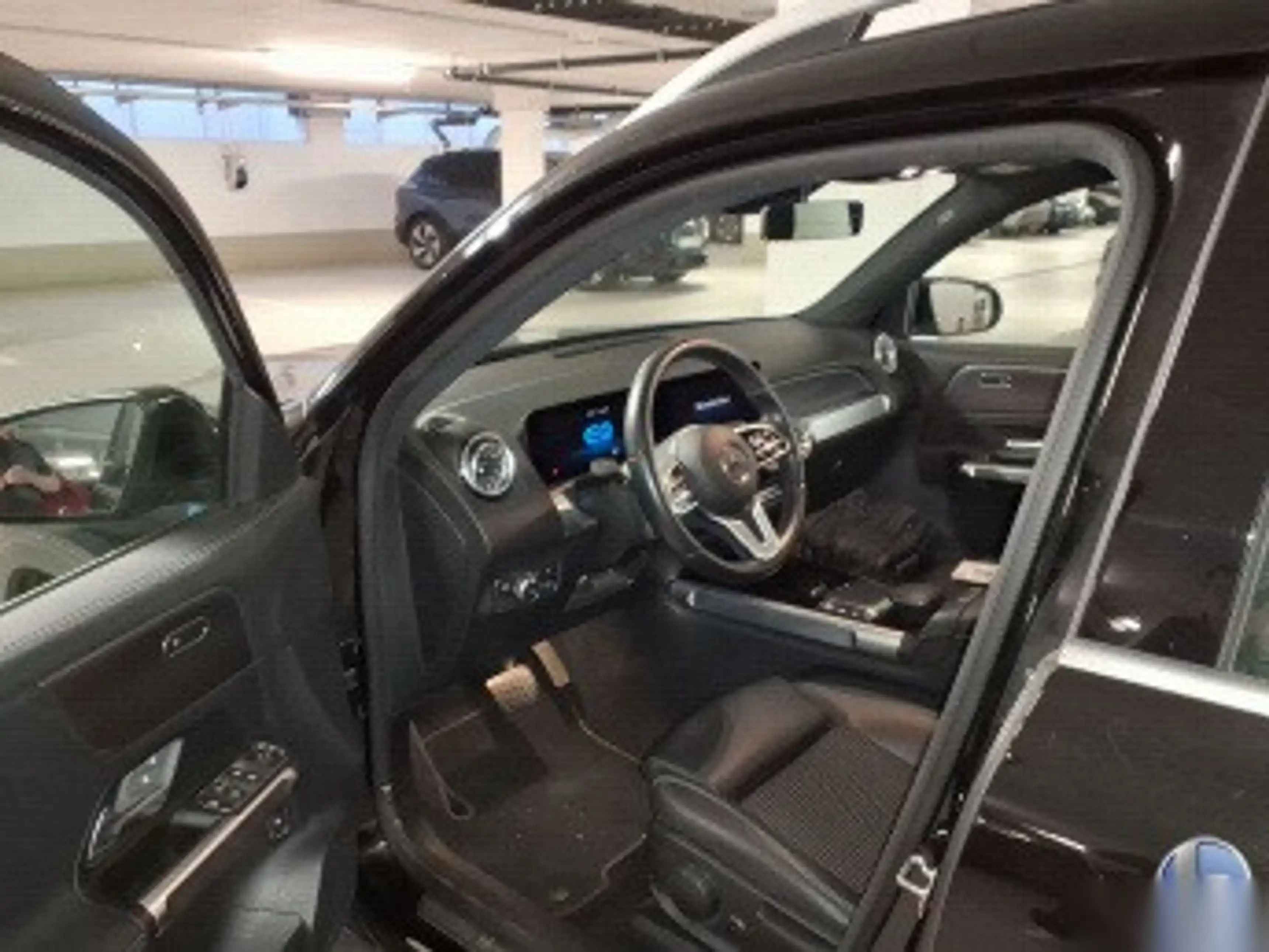 Mercedes-Benz EQB 300 EQB 7-SITZE NAVI KLIMAAUT LED RADIO TEMPO MFL SHZ VC KAMERA RFK — photo 5