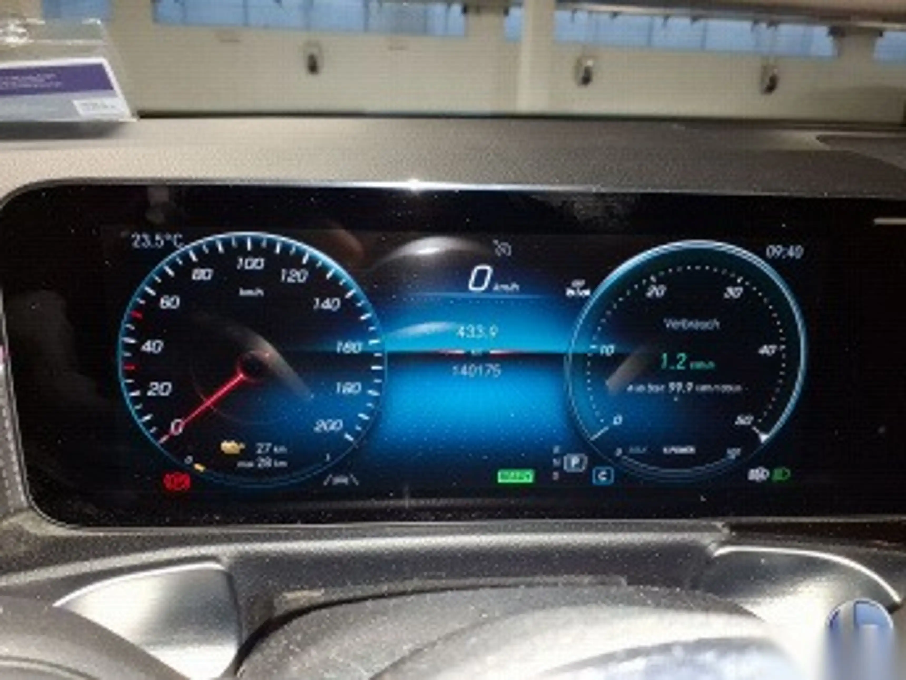 Mercedes-Benz EQB 300 EQB 7-SITZE NAVI KLIMAAUT LED RADIO TEMPO MFL SHZ VC KAMERA RFK — photo 6