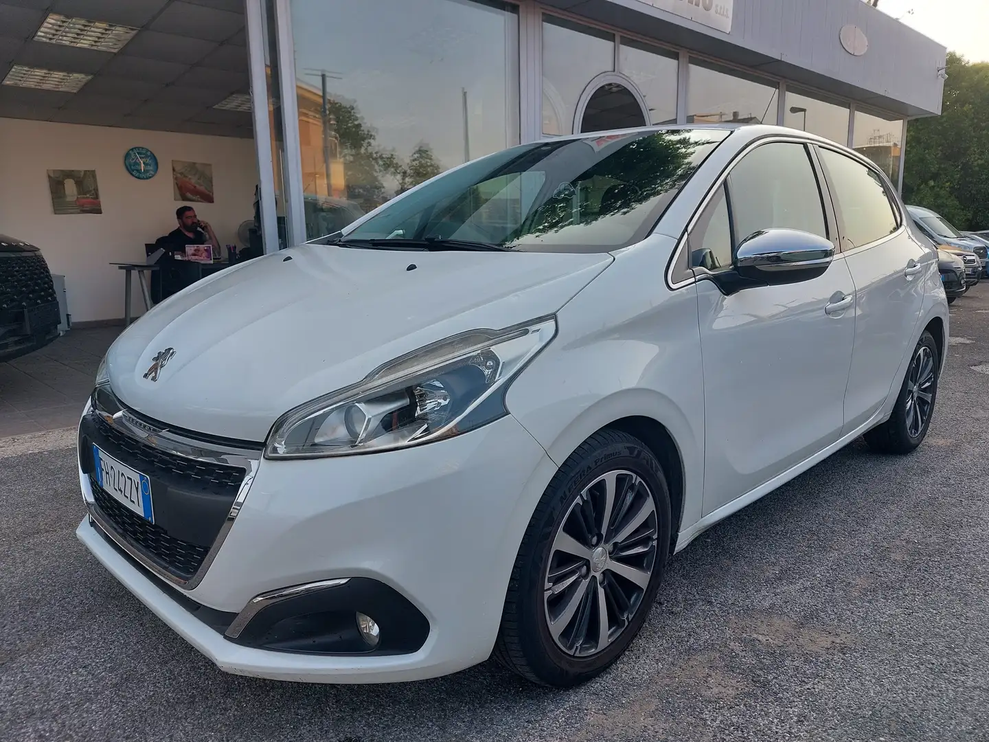 Peugeot 208 208 5p 1.2 puretech Allure gpl 82cv Blanc - 1
