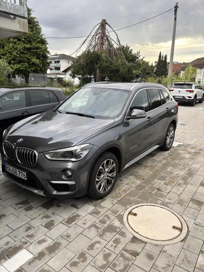 BMW X1 xDrive 20 d xLine Szürke - 1