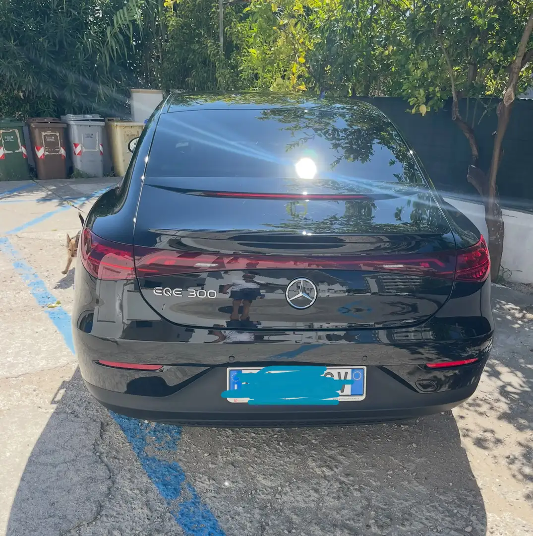 Mercedes-Benz EQE 300 Premium Tech Edition - 1
