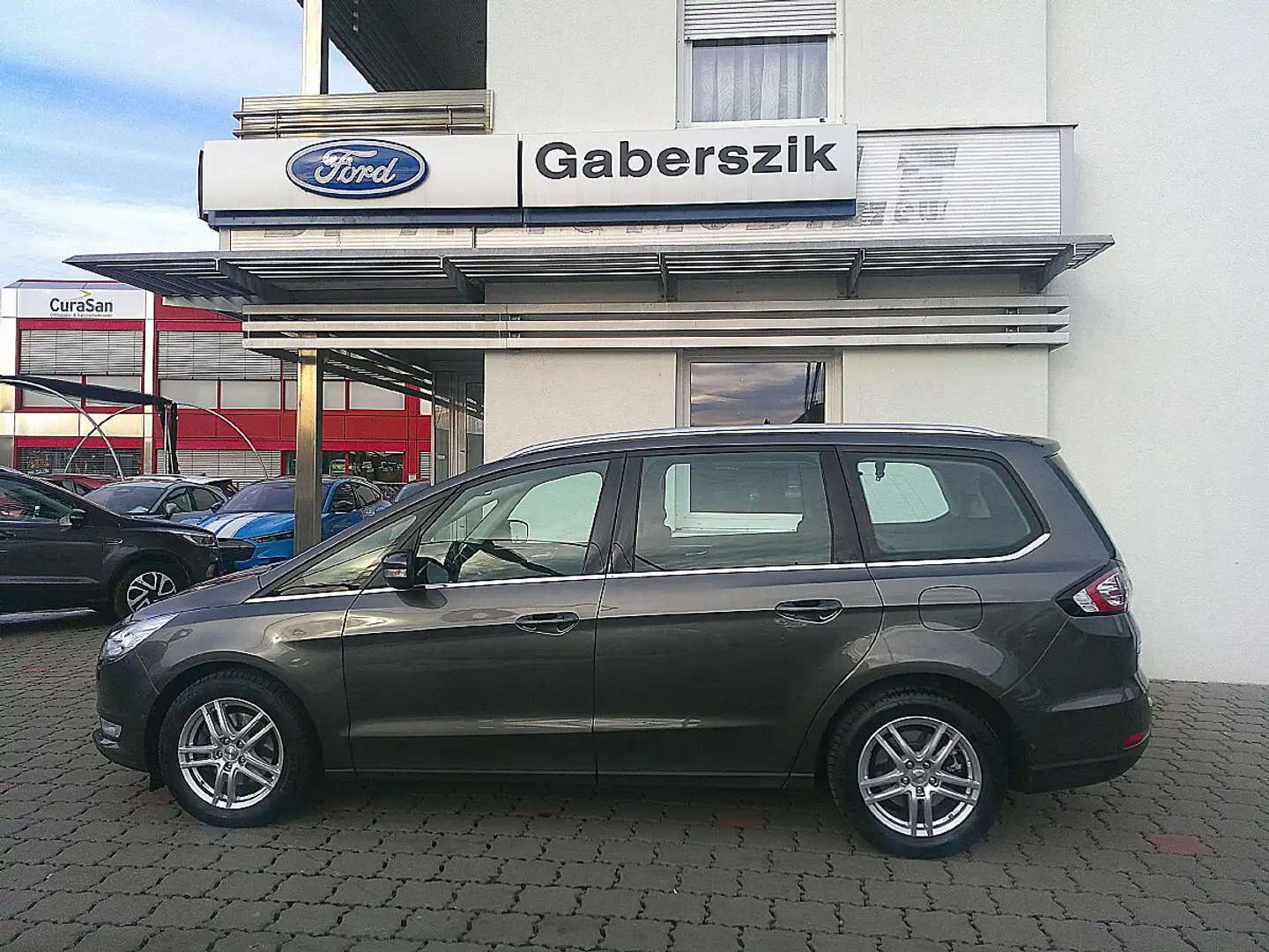 Ford Galaxy 2,0 EcoBlue SCR Titanium Aut. Grau - 2