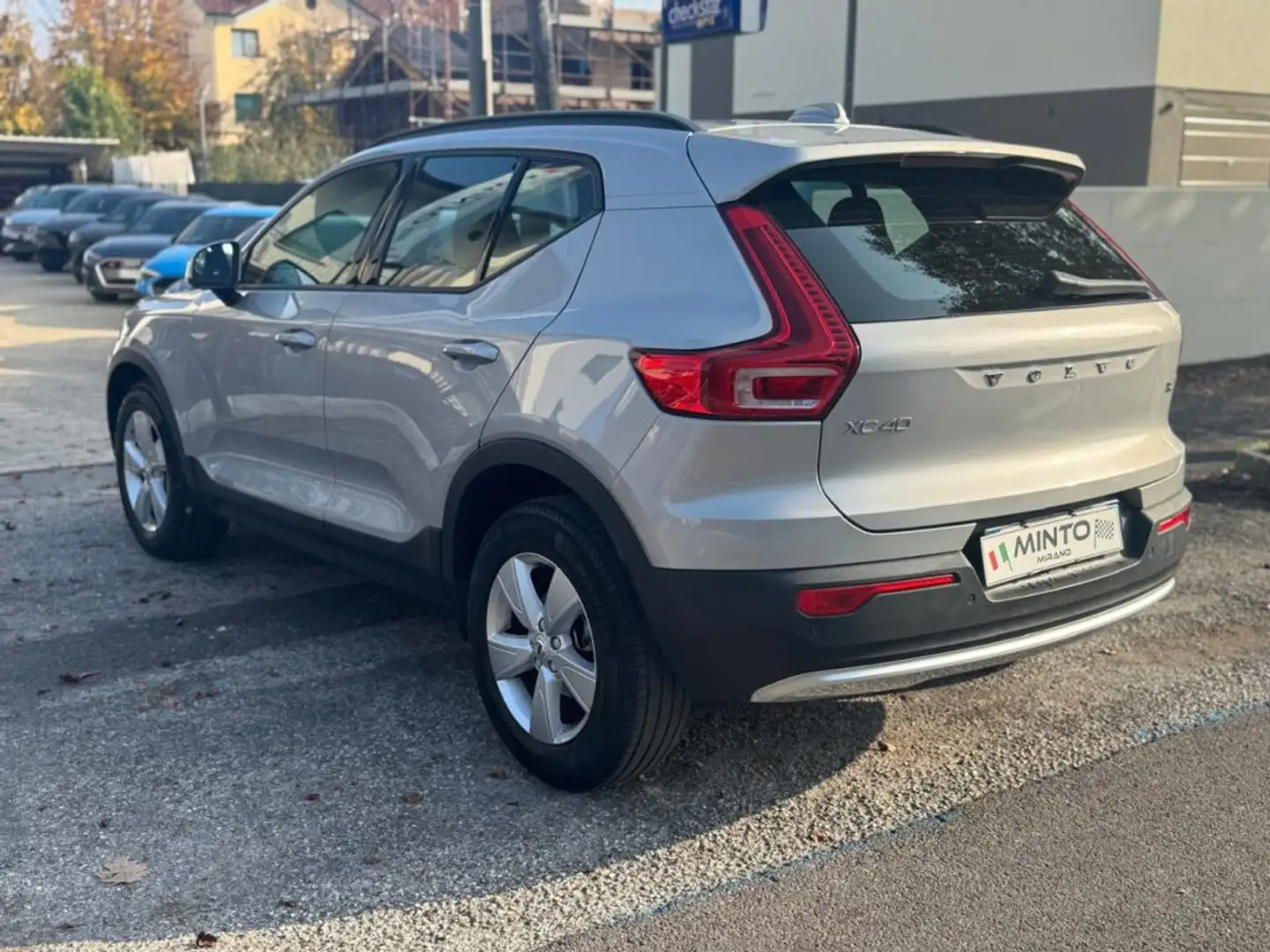 Volvo XC40 T2 Essential Automatica Grigio - 2