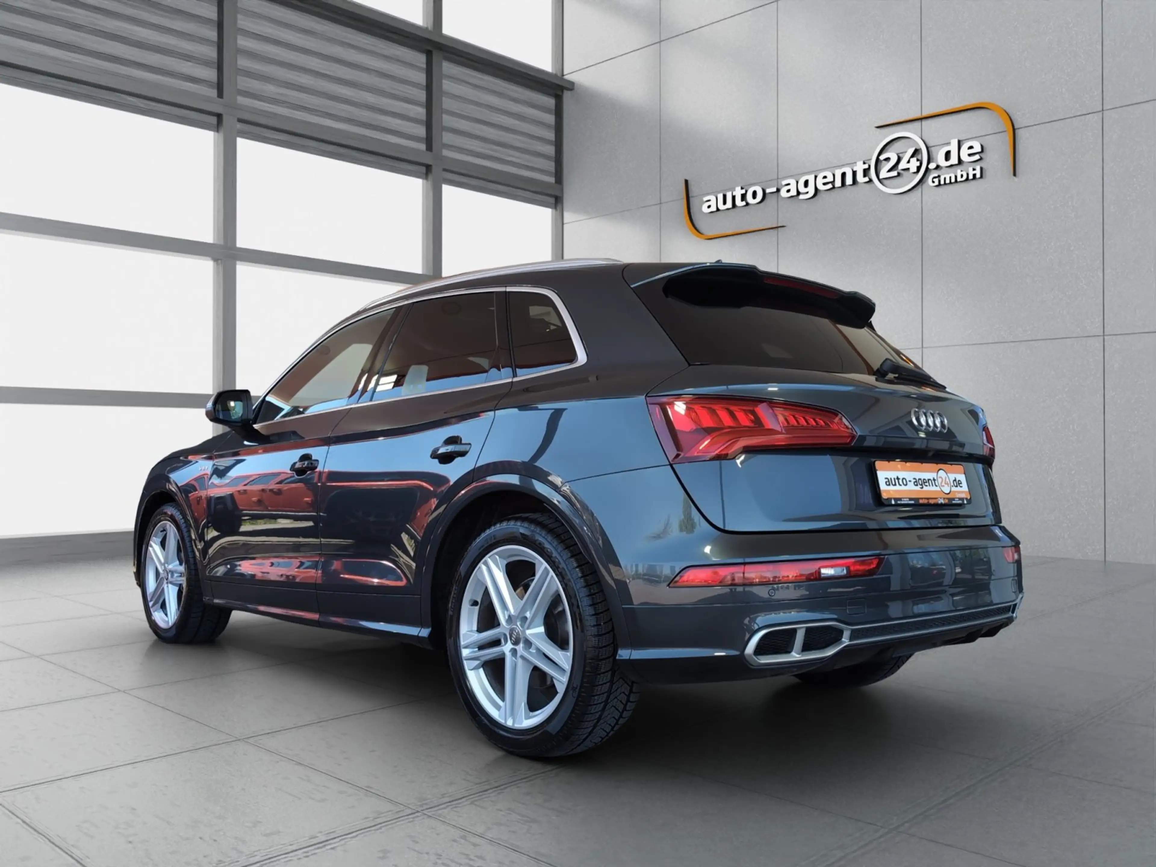 Audi SQ5 3.0 TFSI quat./Matrix/Pano/Luft/Carbon/B&O/ACC — photo 3