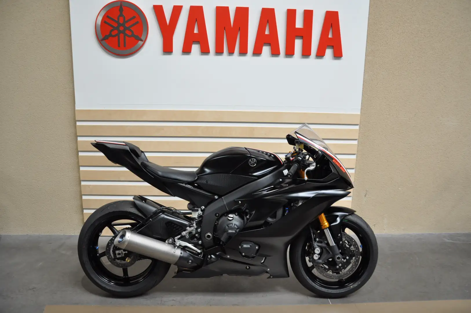 Yamaha YZF-R6 Noir - 1