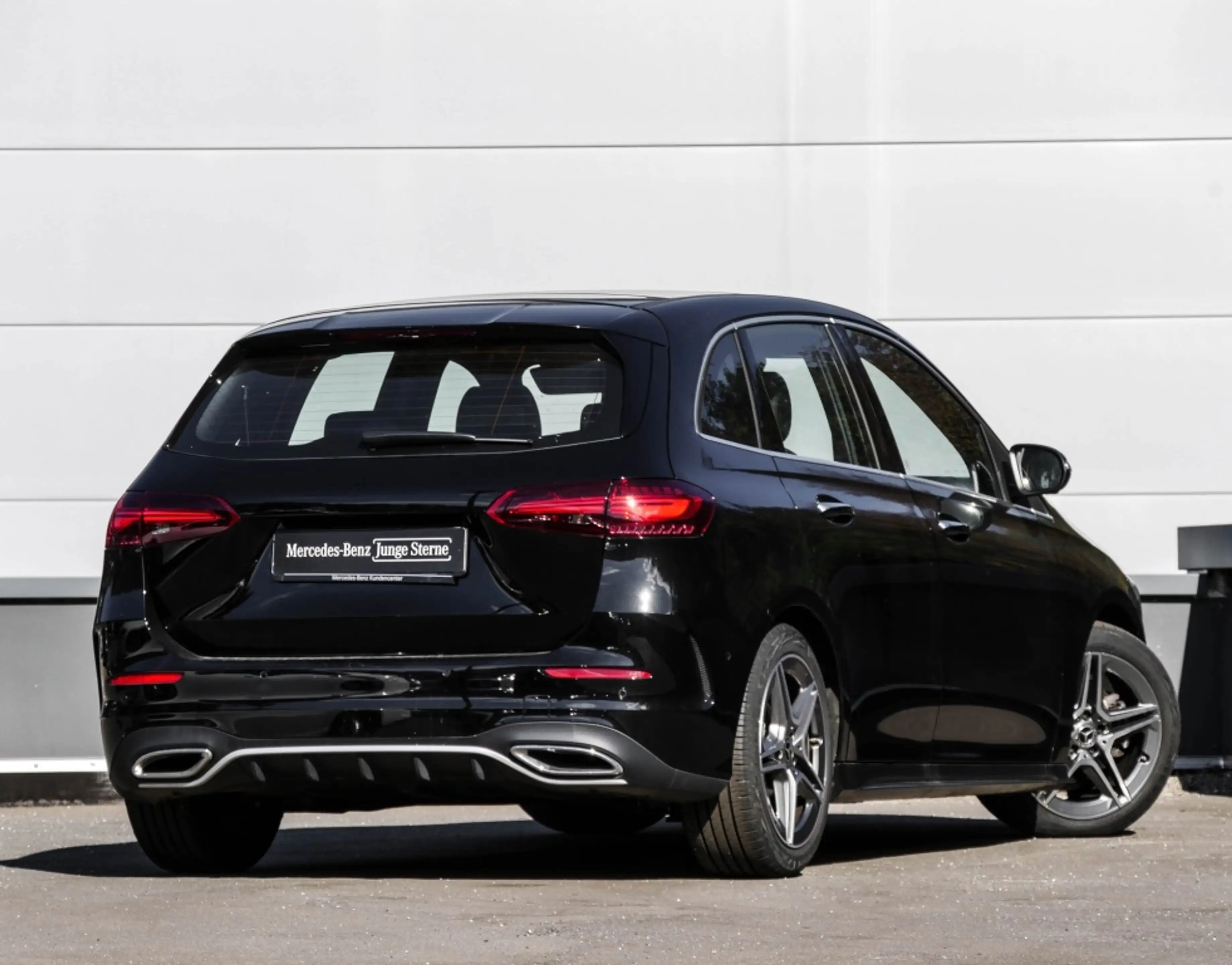 Mercedes-Benz B 200 d AMG-Sport/Pano/360/Dist/MLB/Keyl/HUD/18" — photo 3