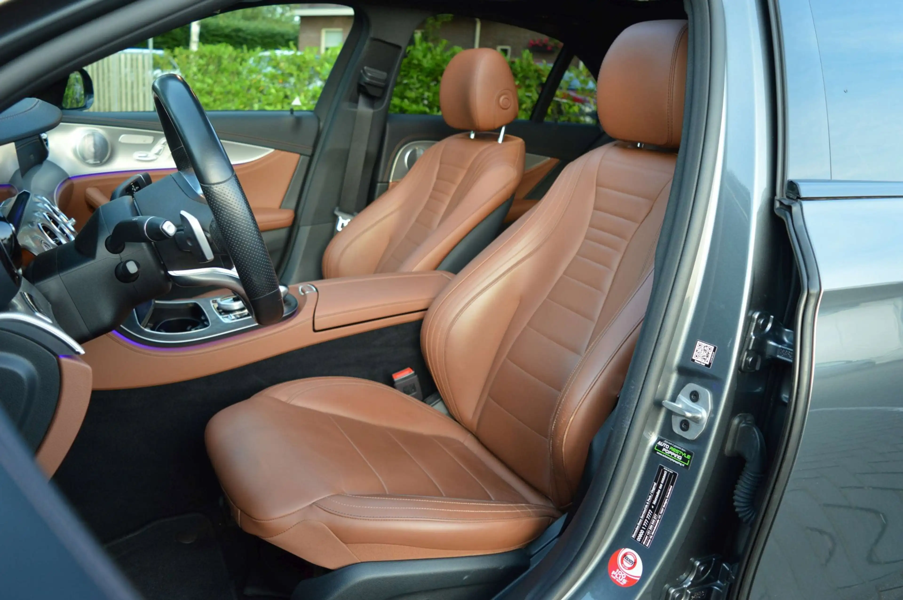 Mercedes-Benz E 300 e Business Solution AMG | Pano | 360 | Trekhaak | — photo 4