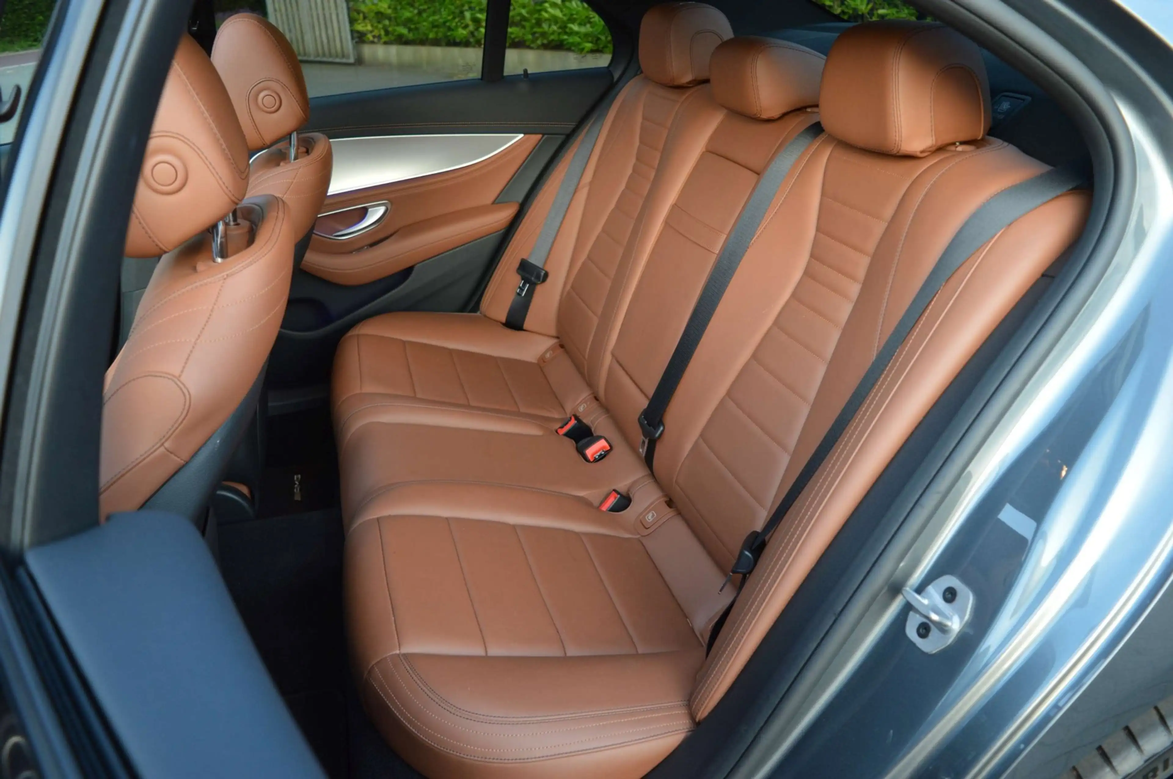 Mercedes-Benz E 300 e Business Solution AMG | Pano | 360 | Trekhaak | — photo 5