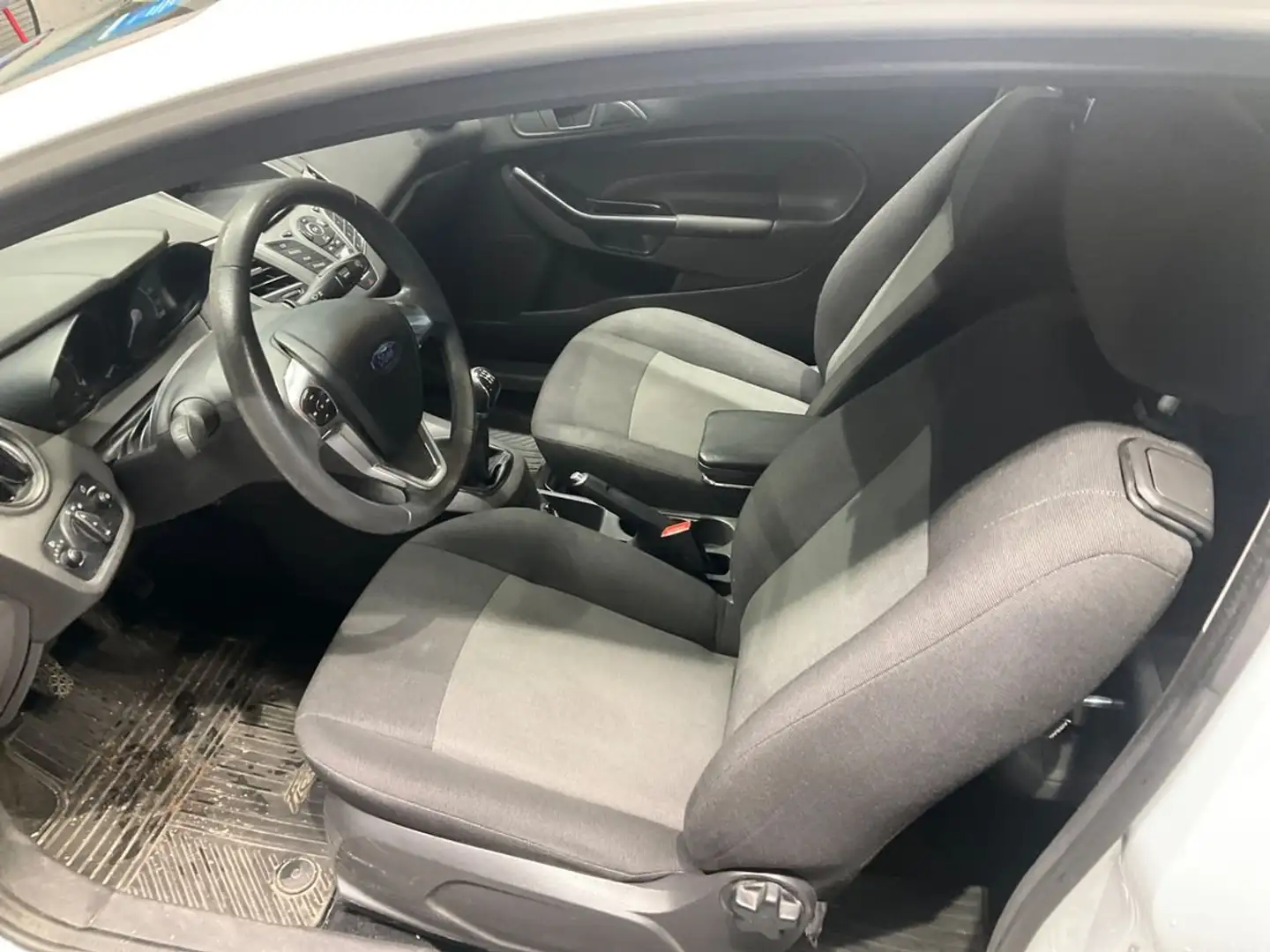 Ford Fiesta Fiesta+1.5+TDCi+Titanium Weiß - 2