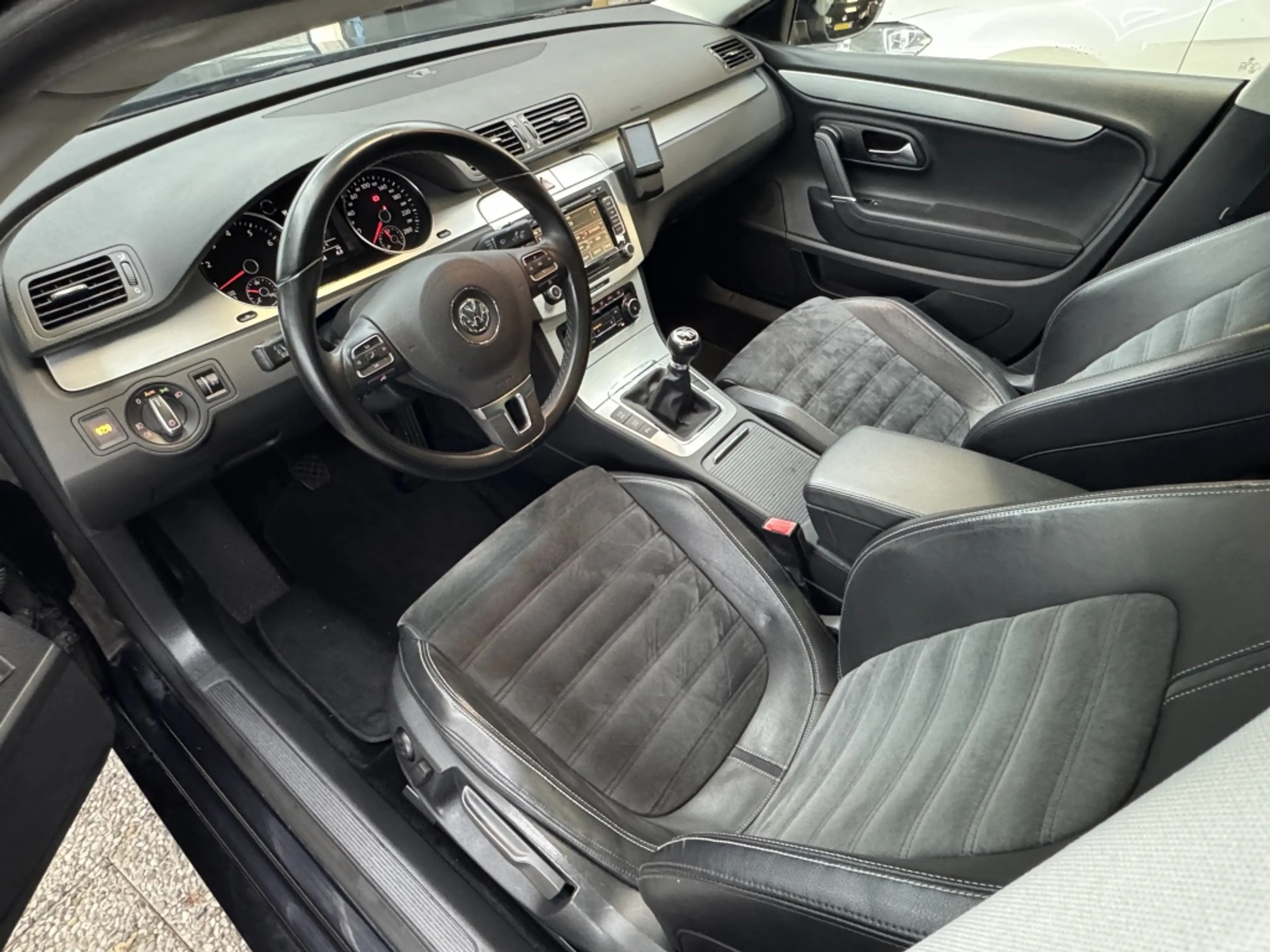 Volkswagen Passat CC 1.8 TSI 4p. — photo 4