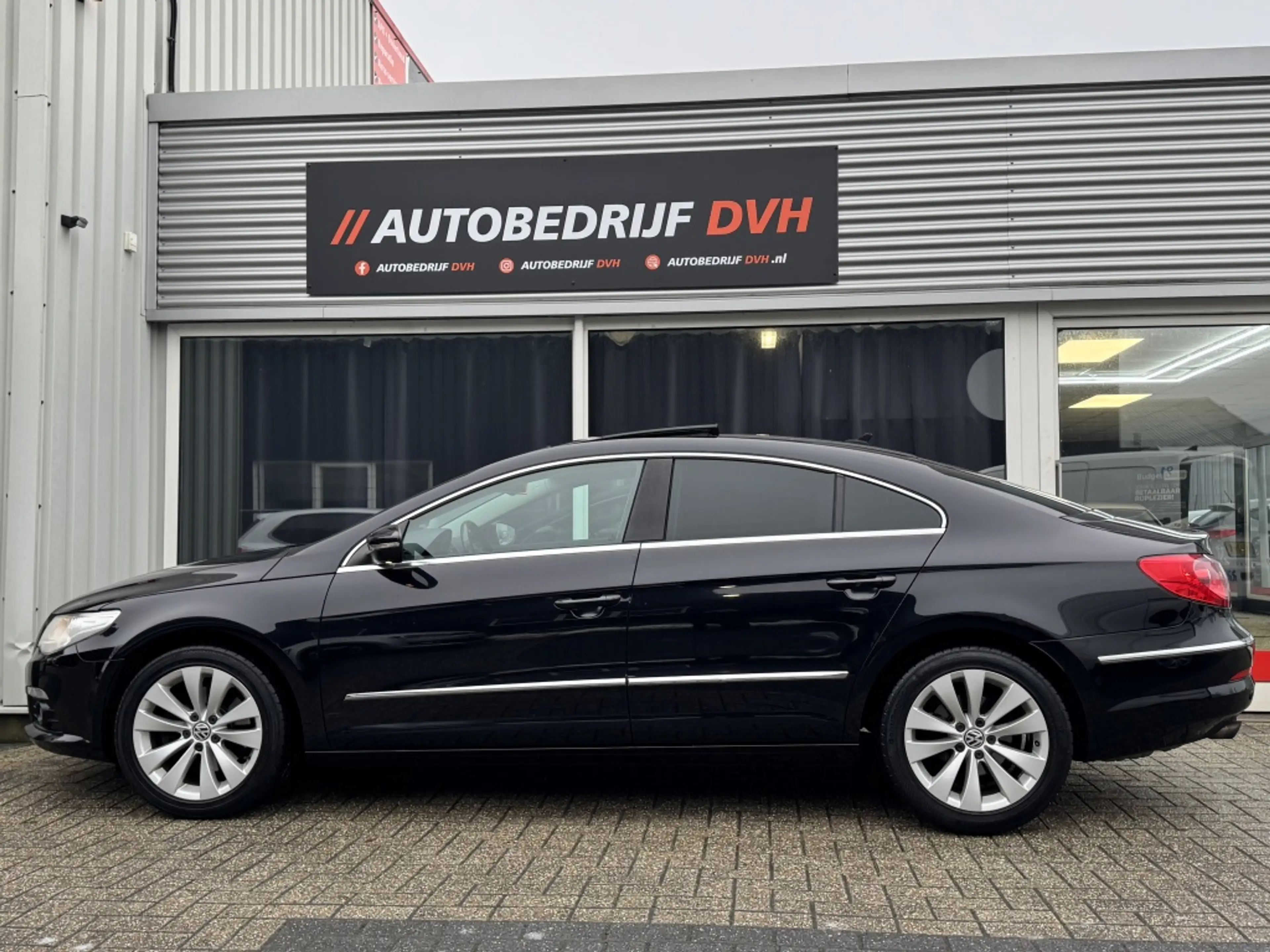 Volkswagen Passat CC 1.8 TSI 4p. — photo 2