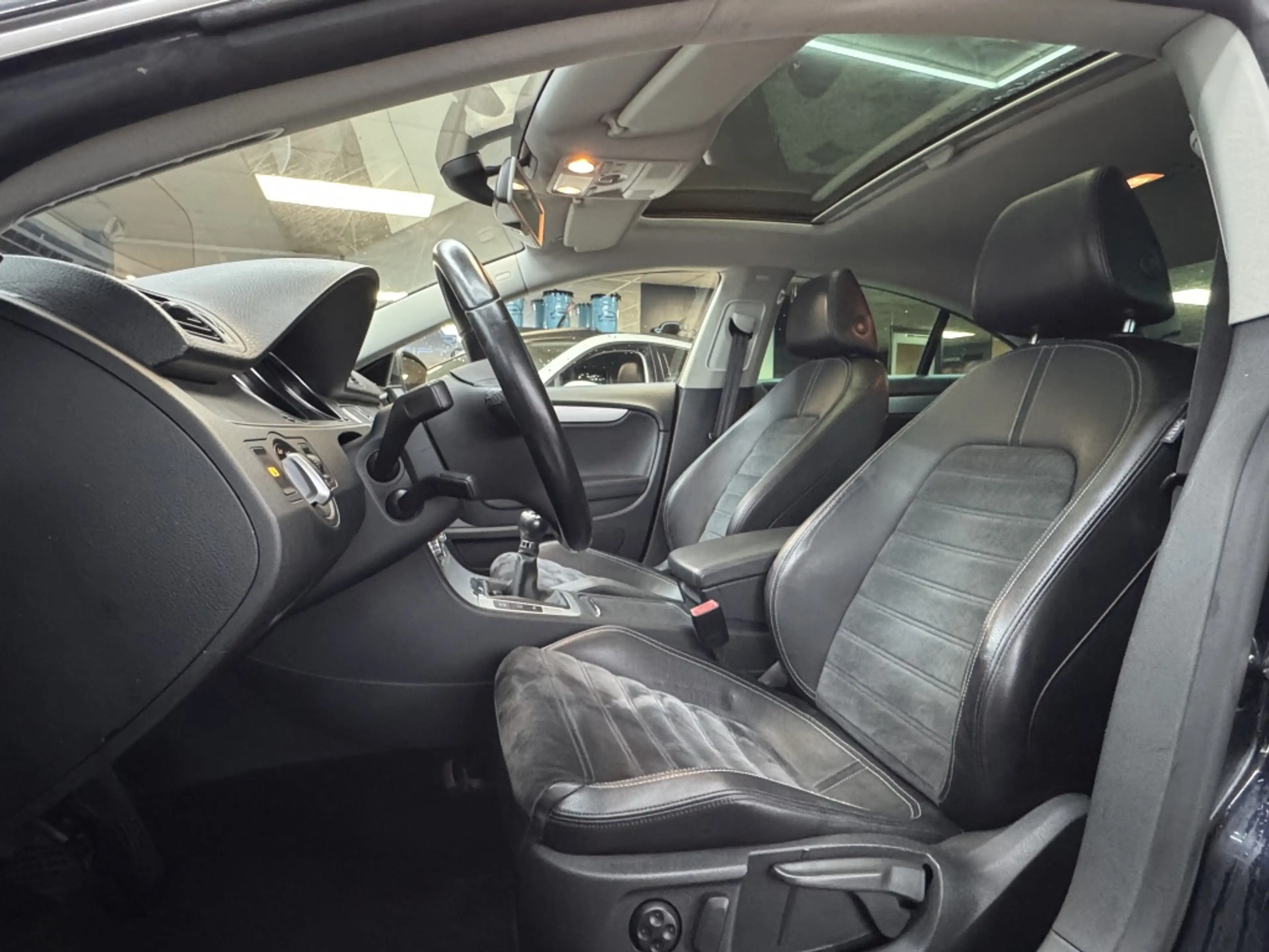 Volkswagen Passat CC 1.8 TSI 4p. — photo 15