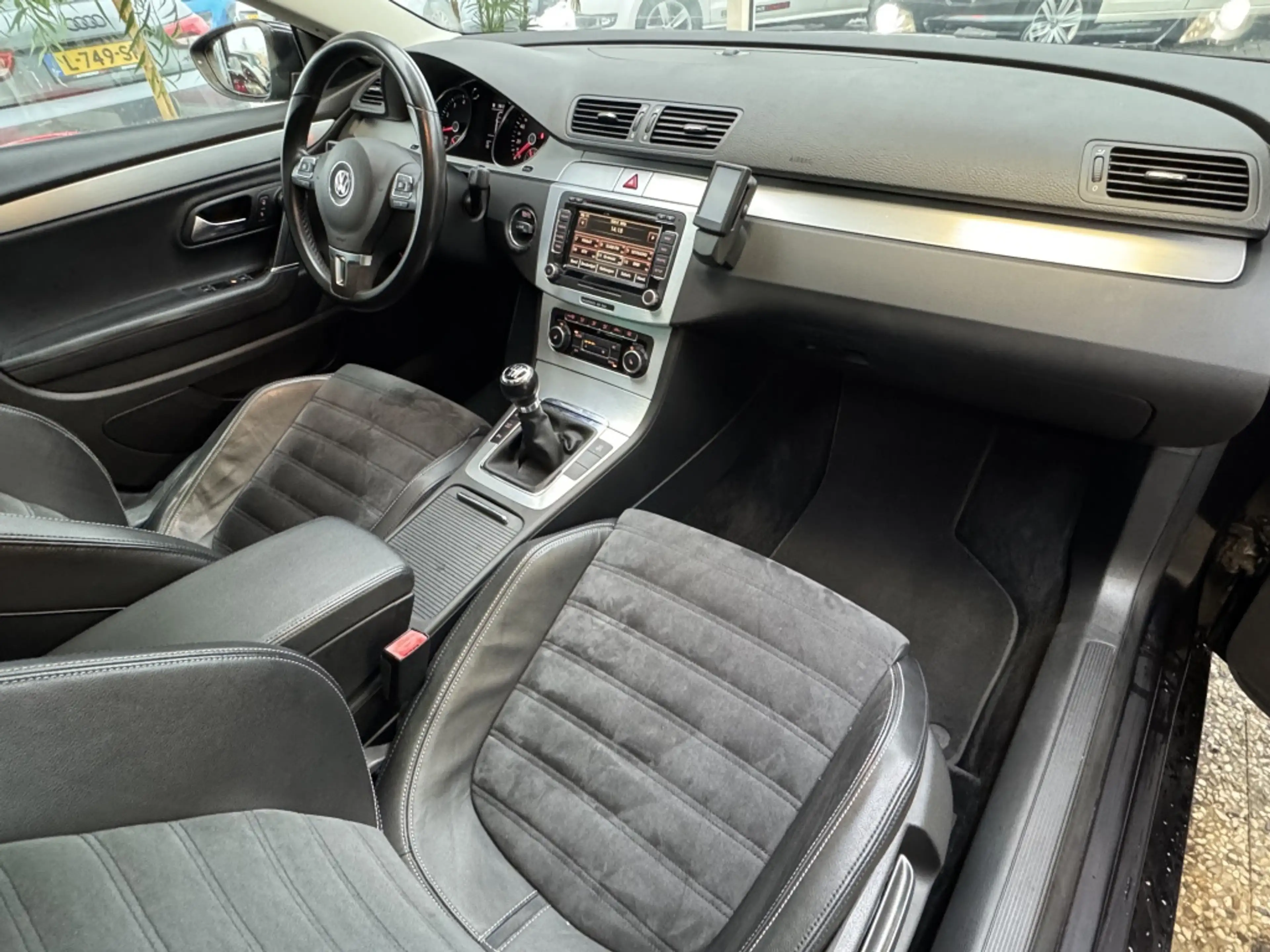 Volkswagen Passat CC 1.8 TSI 4p. — photo 5