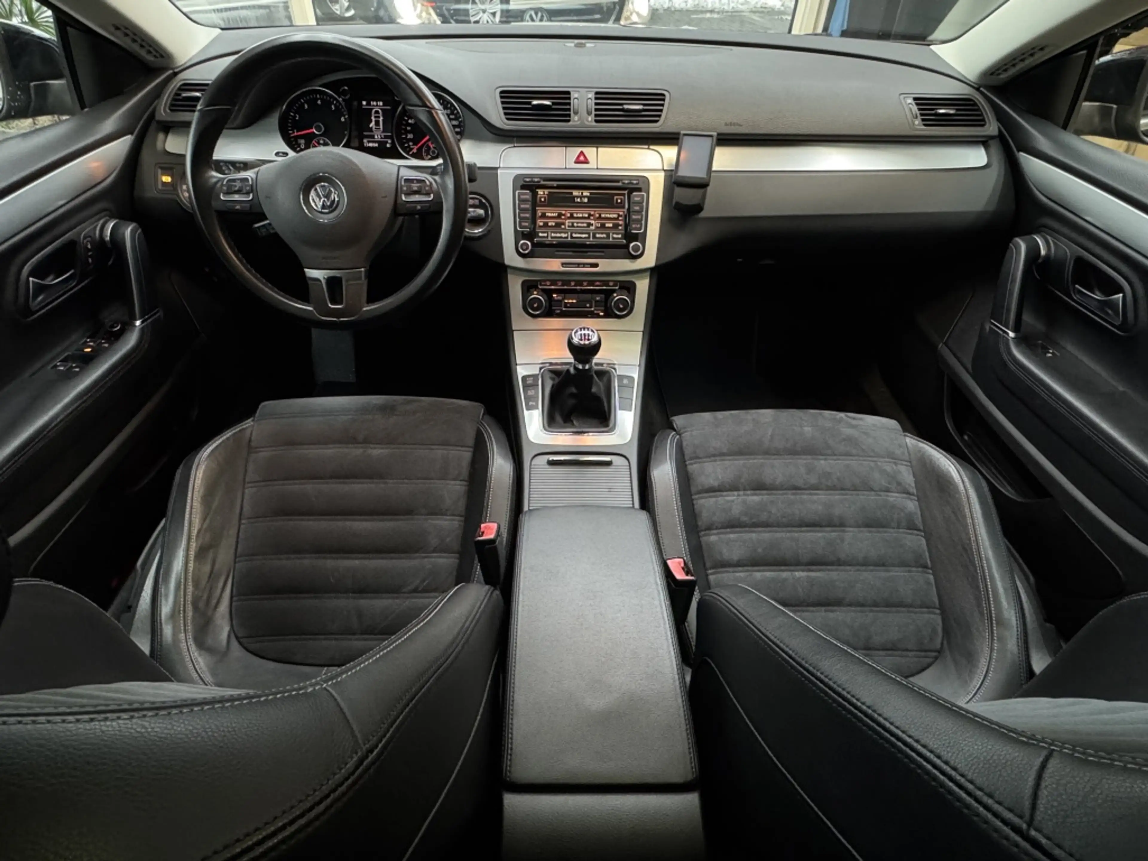 Volkswagen Passat CC 1.8 TSI 4p. — photo 10